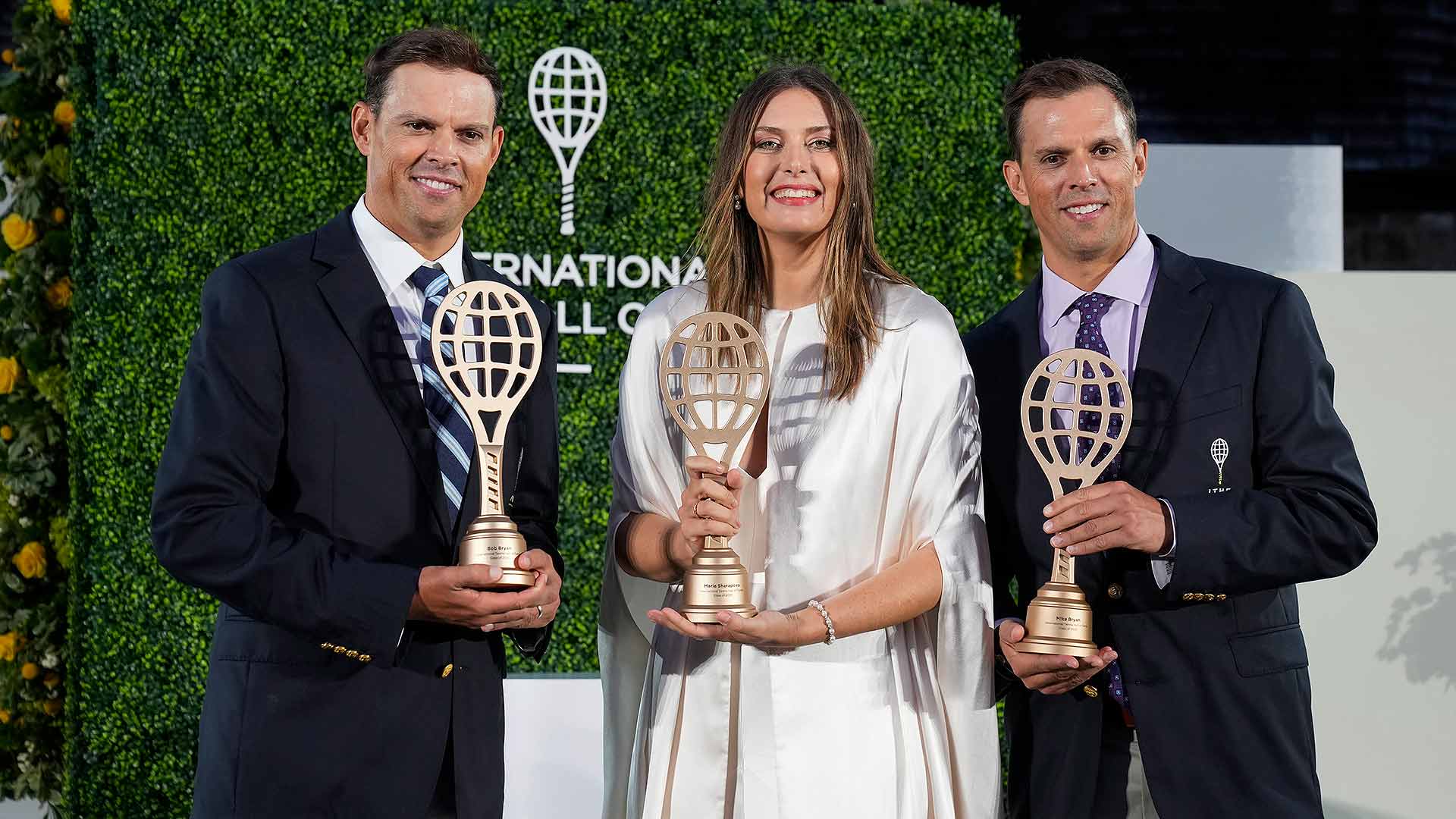 Bryan Brothers, Sharapova feted during Hall of Fame induction
