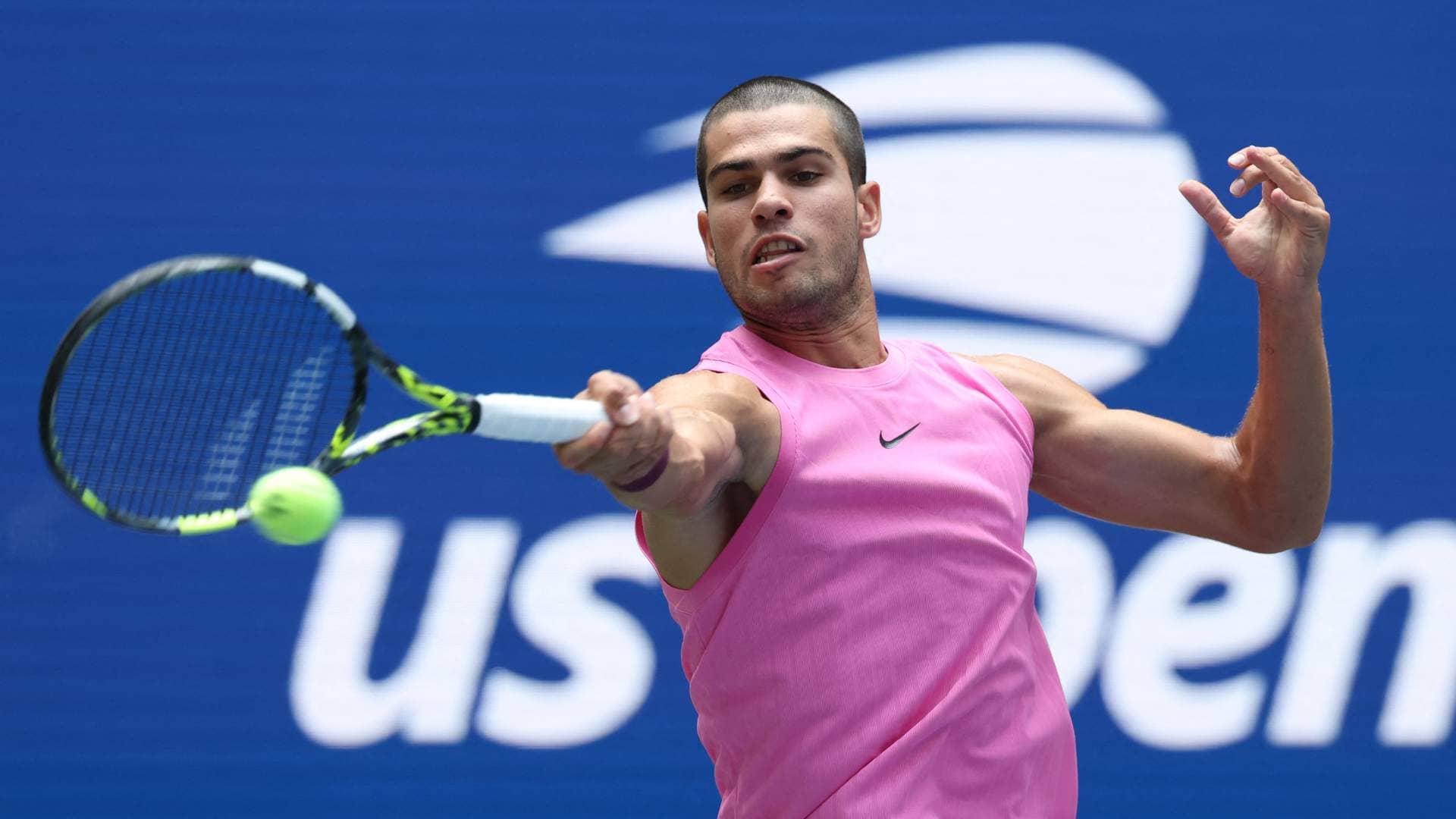 Alcaraz drops serve, takes medical timeout, but storms into US Open R4