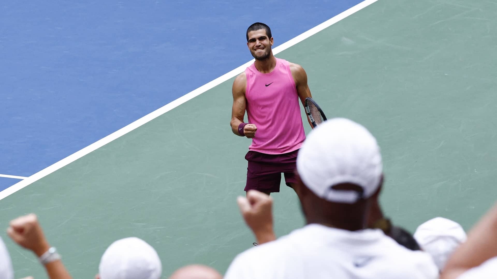 Carlos Alcaraz, celebrando su victoria ante Novak Djokovic en el US Open.