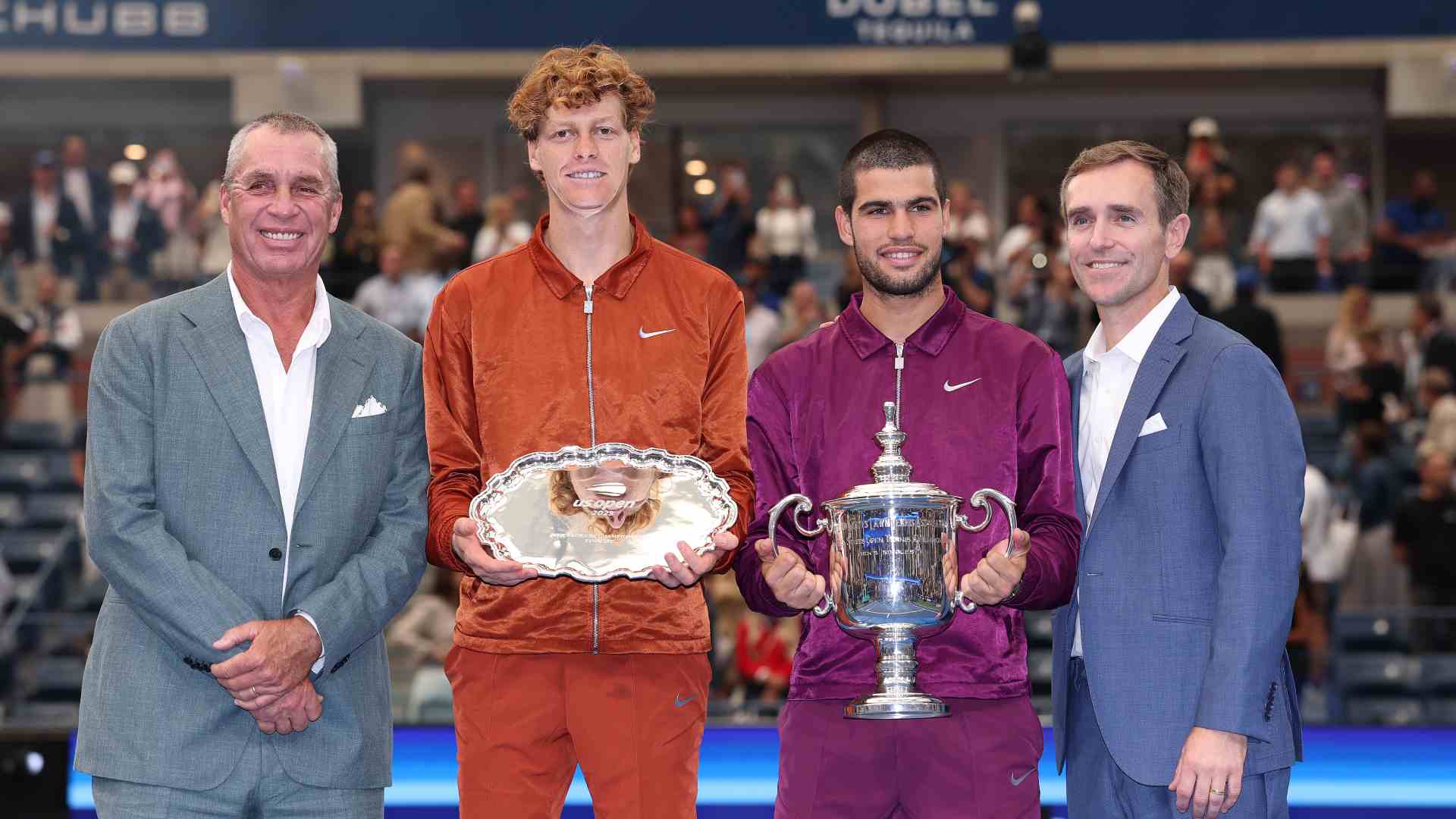 <a href='https://www.atptour.com/es/players/ivan-lendl/l018/overview'>Ivan Lendl</a>, <a href='https://www.atptour.com/es/players/jannik-sinner/s0ag/overview'>Jannik Sinner</a>, <a href='https://www.atptour.com/es/players/carlos-alcaraz/a0e2/overview'>Carlos Alcaraz</a>, <a href='https://www.atptour.com/es/players/brian-vahaly/v303/overview'>Brian Vahaly</a>