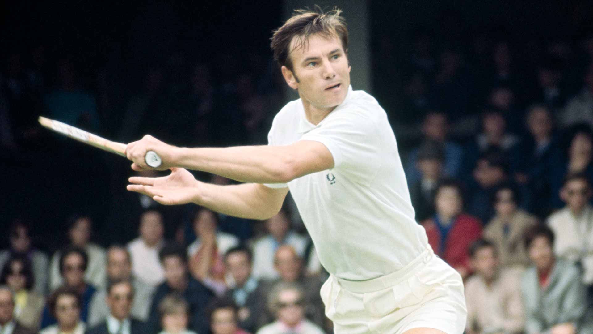 <a href='https://www.atptour.com/es/players/nikola-pilic/p080/overview'>Nikola Pilic</a> at <a href='https://www.atptour.com/es/tournaments/wimbledon/540/overview'>Wimbledon</a> in 1970.