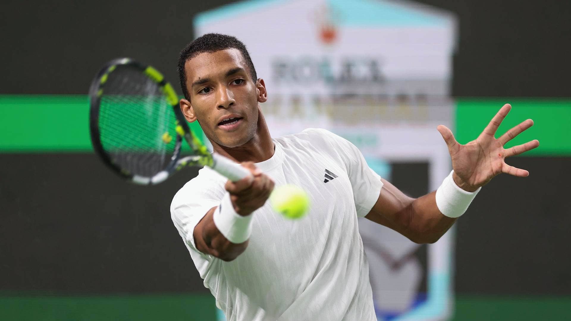 Firme en Shanghái, Auger-Aliassime entra de lleno en la Carrera a Turín