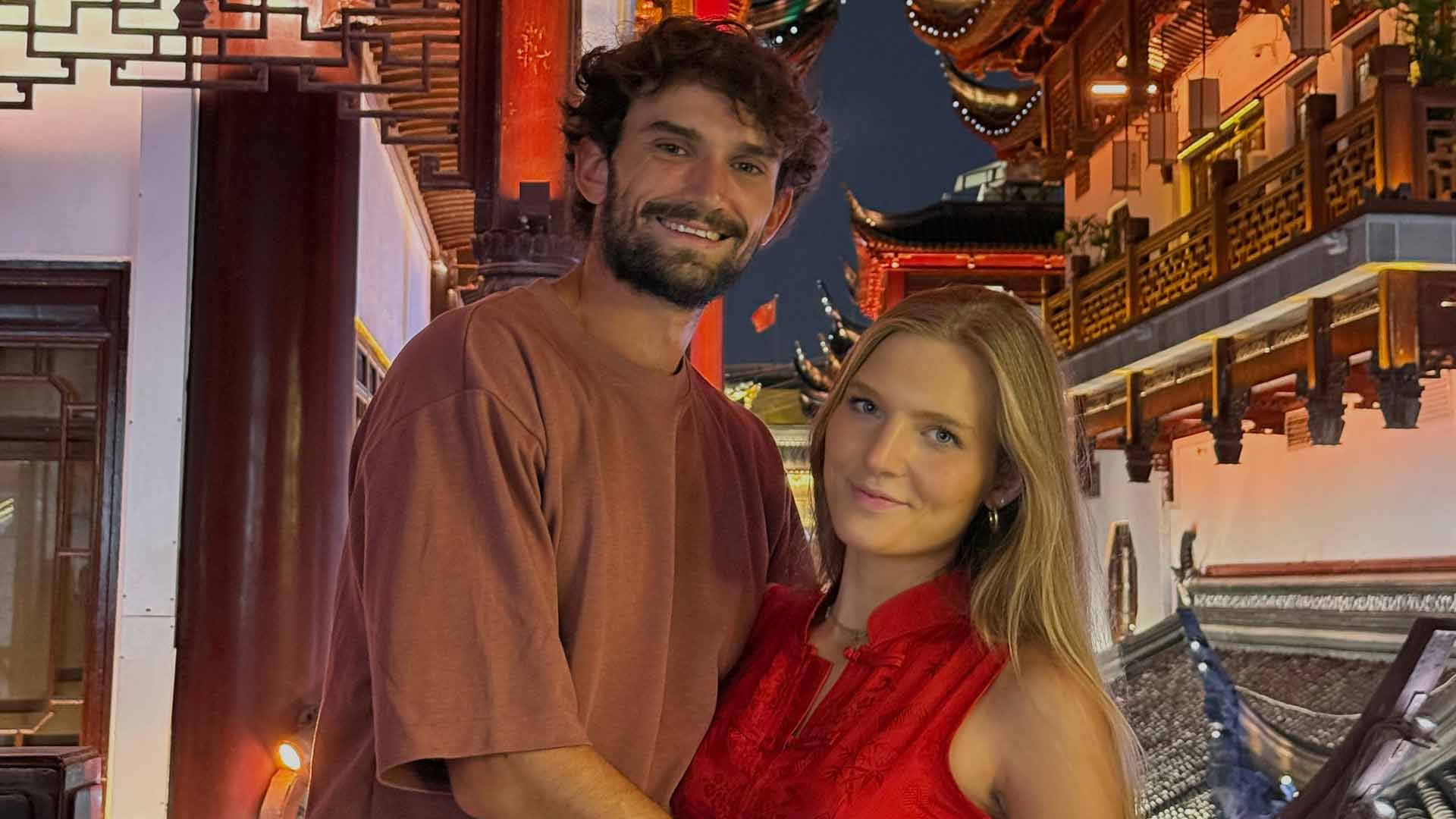 <a href='https://www.atptour.com/es/players/valentin-vacherot/va25/overview'>Valentin Vacherot</a> and Emily Snyder