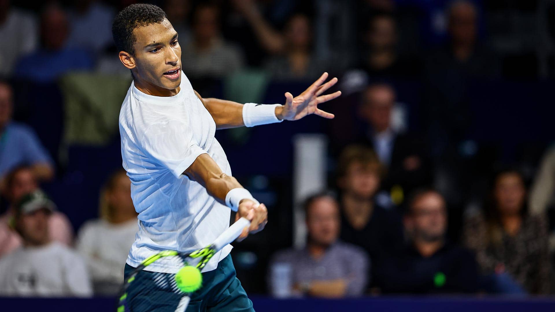 Auger-Aliassime sets Lehecka final in Brussels