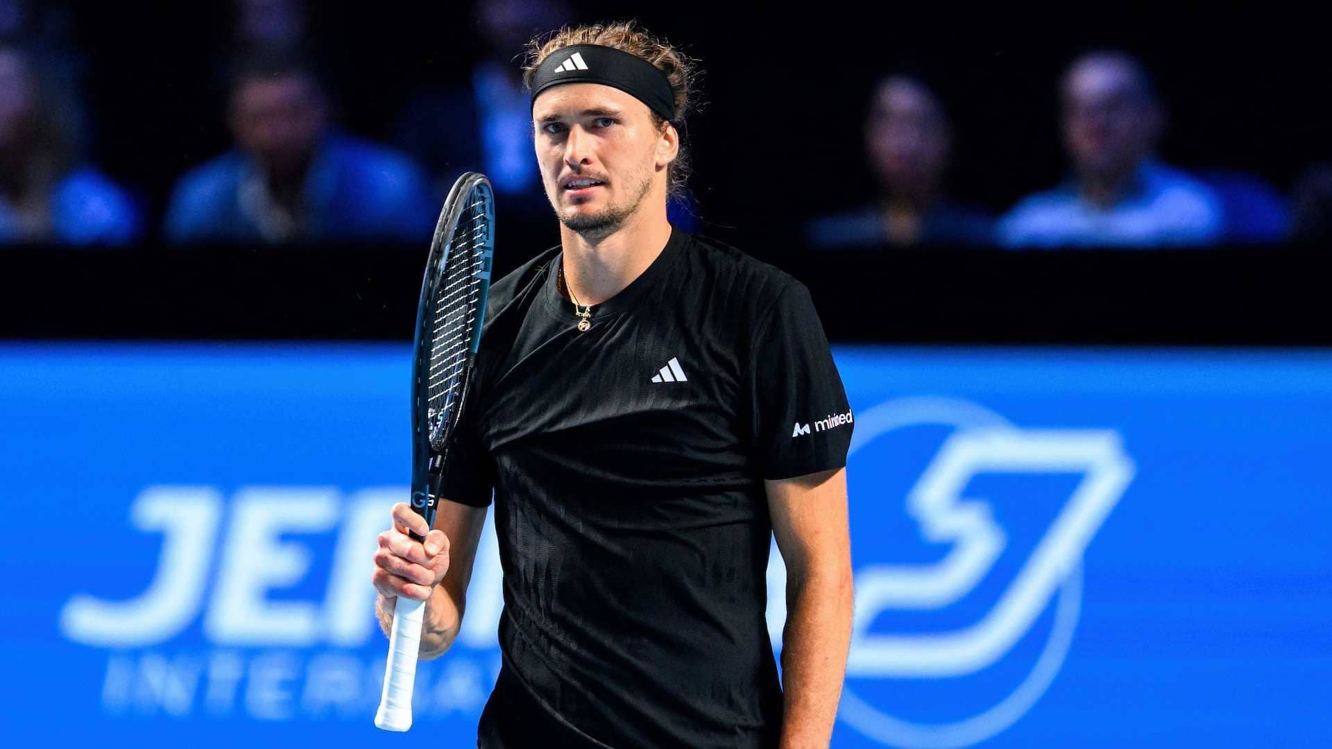 Con 300 victorias en pista dura, Zverev cita a Sinner en la final de Viena