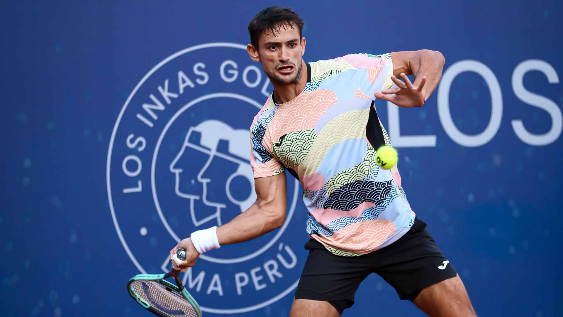 <a href='https://www.atptour.com/en/players/mariano-navone/n0bs/overview'>Mariano Navone</a> in action at the <a href='https://www.atptour.com/en/scores/archive/lima/2787/2025/results'>Lima Challenger</a>.