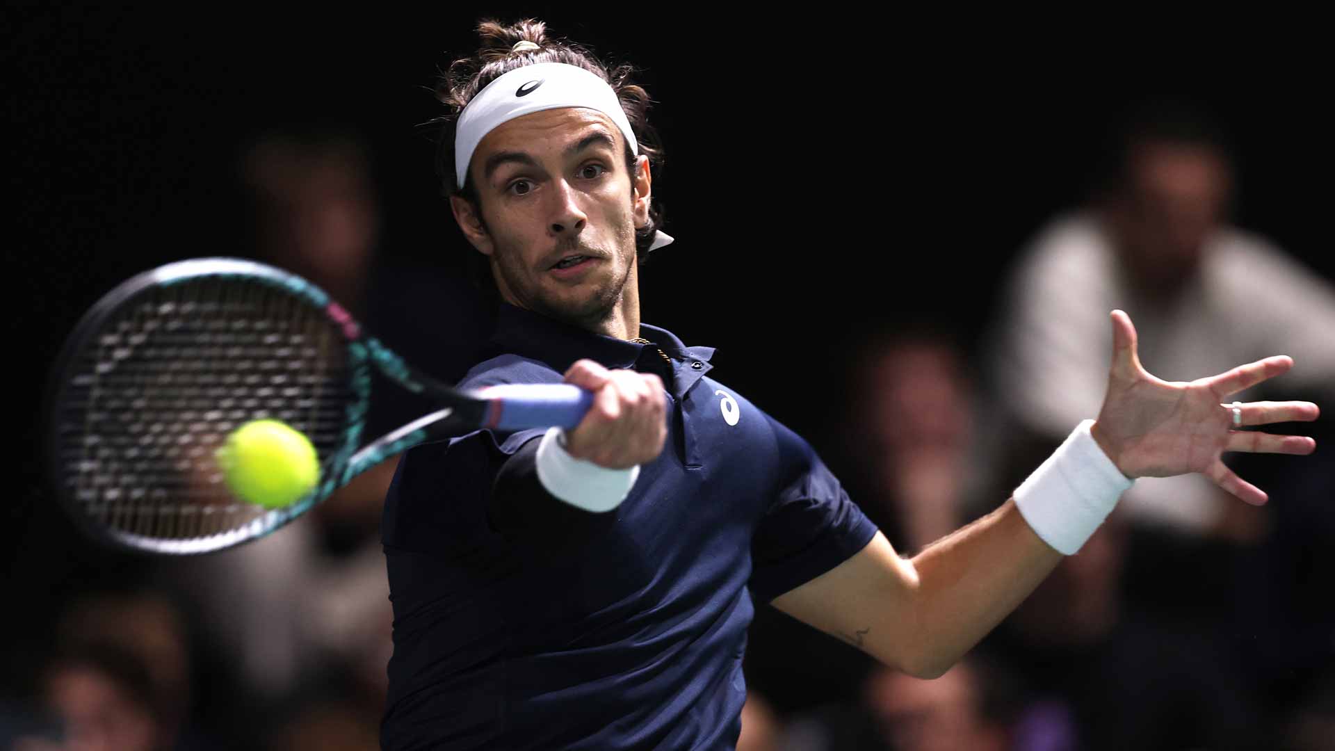 Two points from defeat, Musetti survives Wawrinka to keep Turin hopes alive