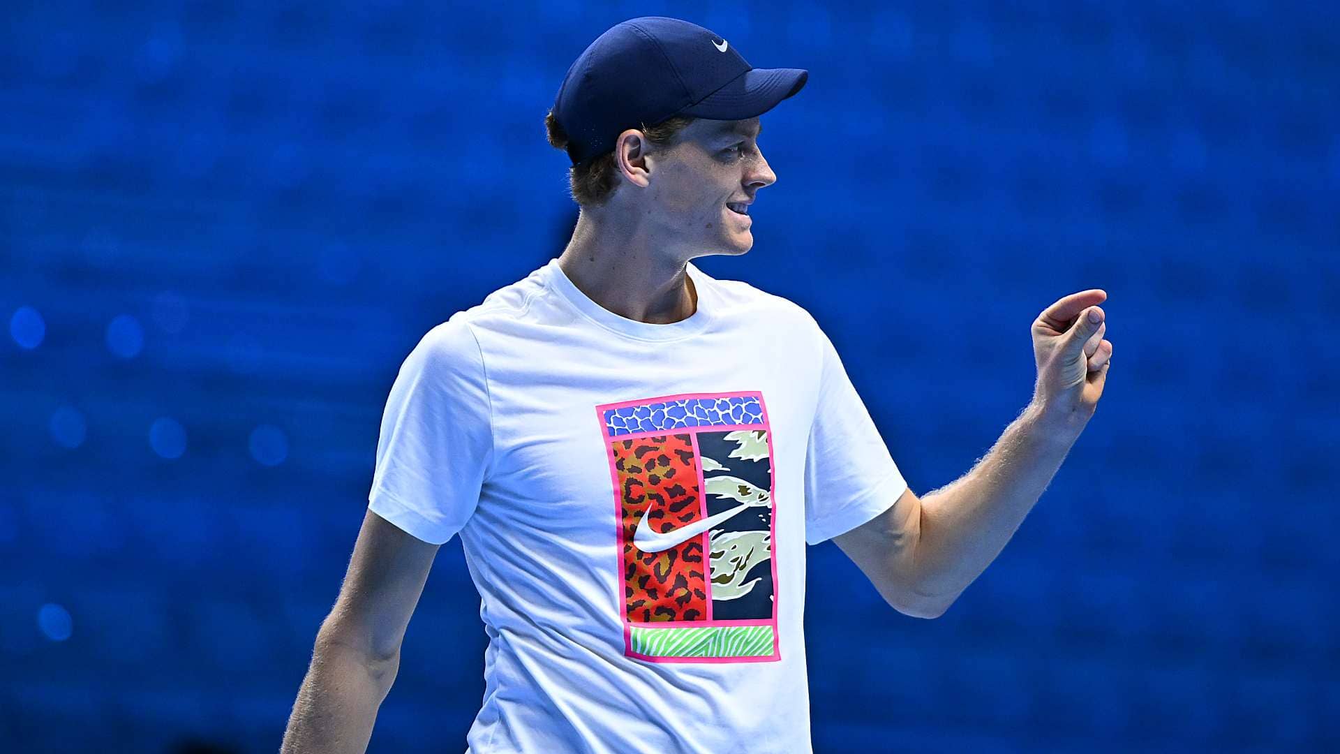 <a href='https://www.atptour.com/en/players/jannik-sinner/s0ag/overview'>Jannik Sinner</a> practises in Turin on Friday ahead of the <a href='https://www.atptour.com/en/tournaments/nitto-atp-finals/605/overview'>Nitto ATP Finals</a>.