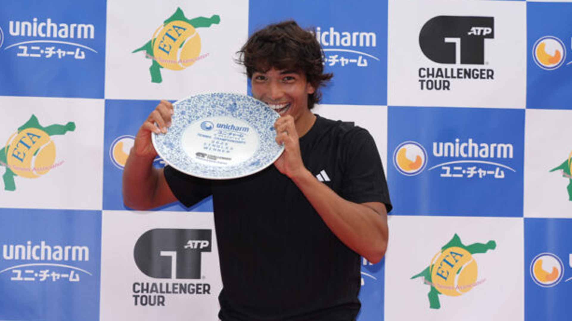 <a href='https://www.atptour.com/en/players/henrique-rocha/r0go/overview'>Henrique Rocha</a> wins the Matsuyama Challenger.