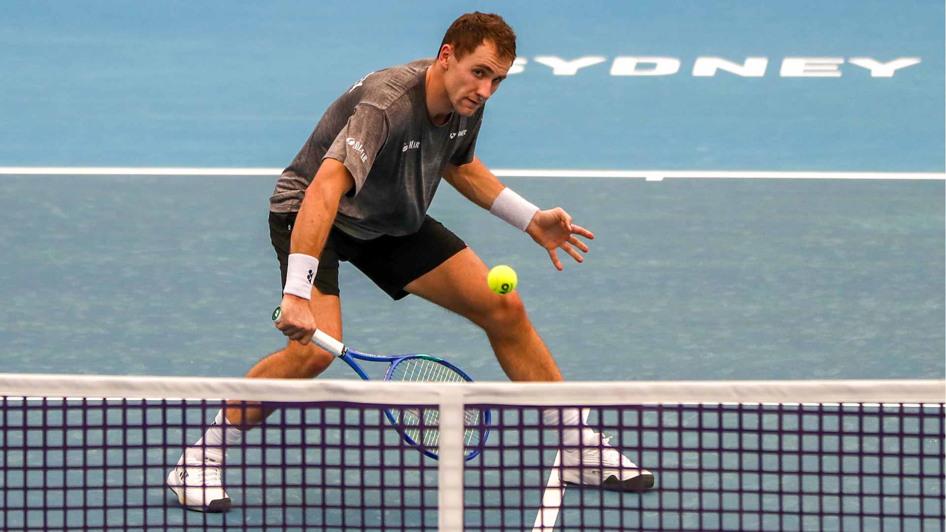 <a href='https://www.atptour.com/en/players/casper-ruud/rh16/overview'>Casper Ruud</a> practises Tuesday in Sydney ahead of the <a href='https://www.atptour.com/en/scores/archive/perth-sydney/9900/2026/results'>United Cup</a>.