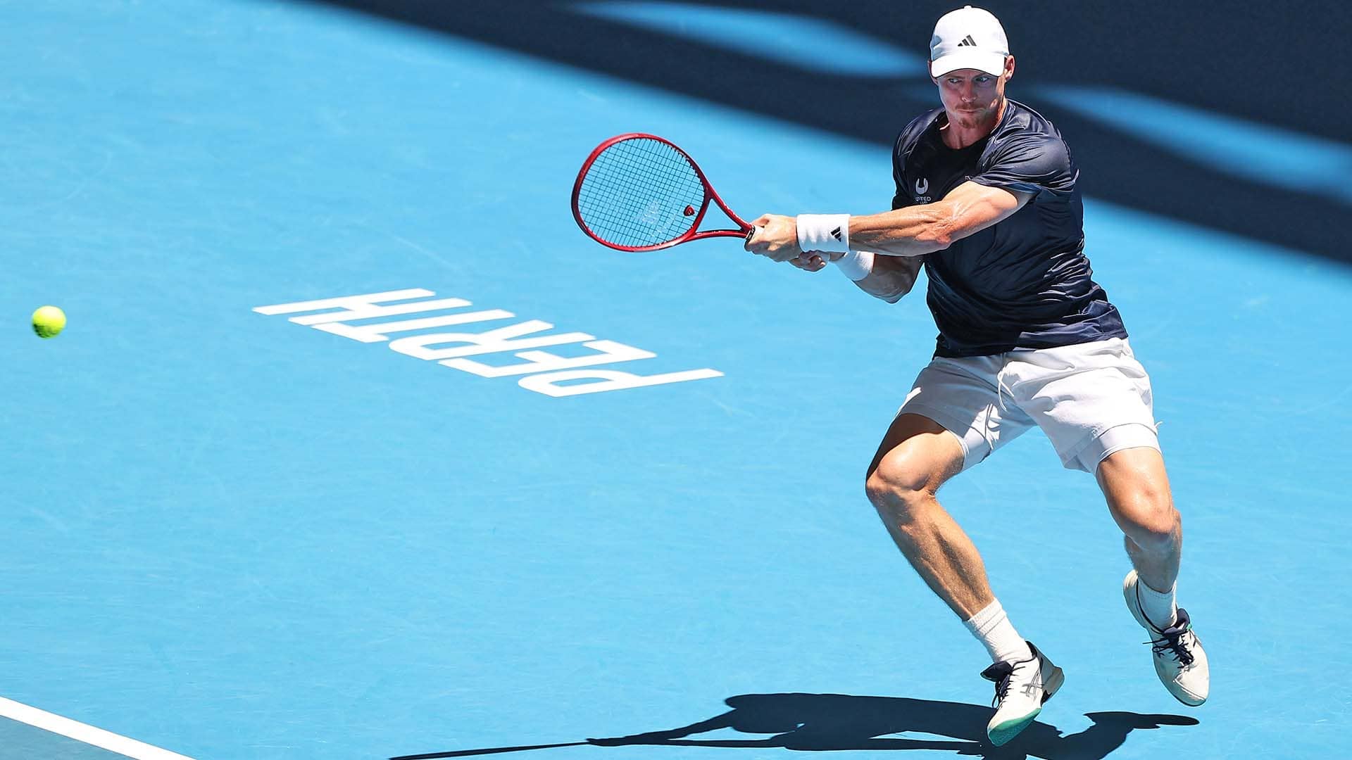 Harris provides perfect Perth start for Great Britain after Raducanu setback