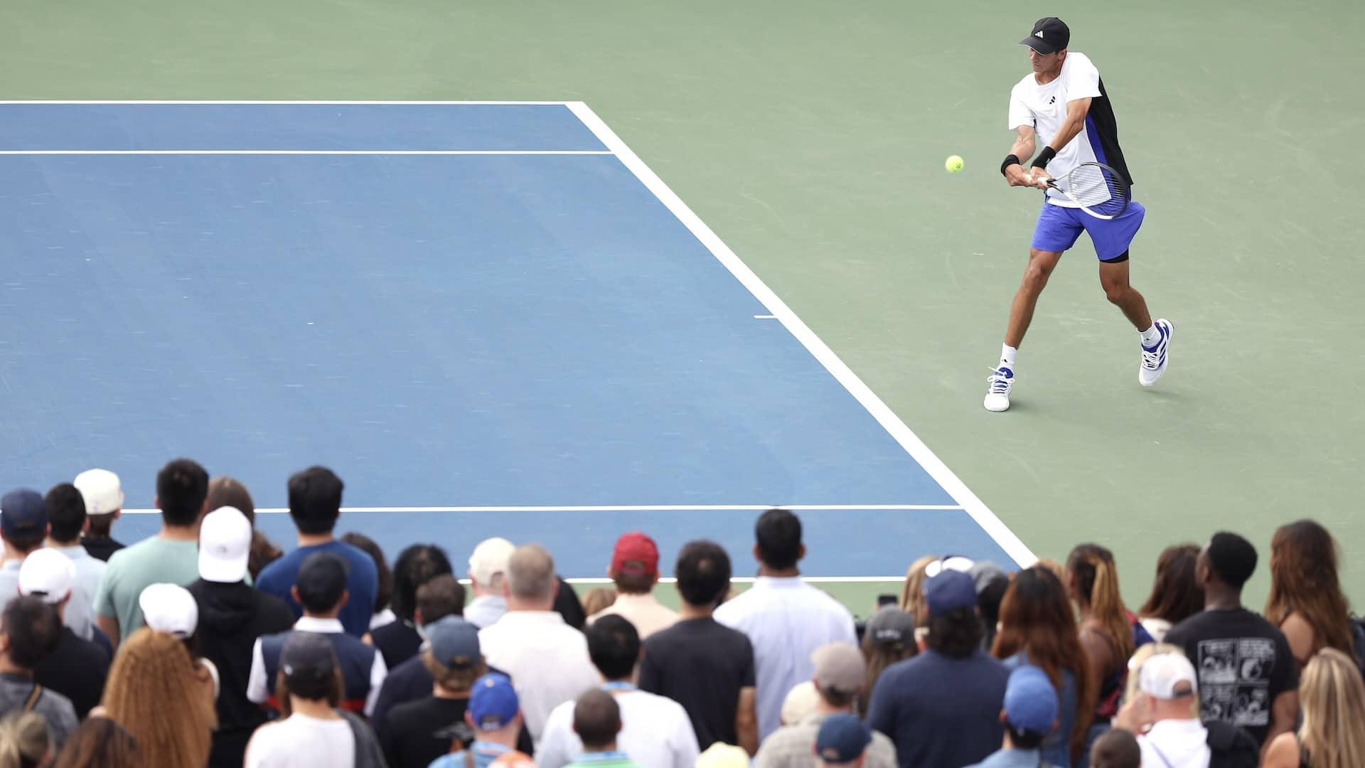Rafa Jódar, durante un partido en el US Open júnior de 2024.