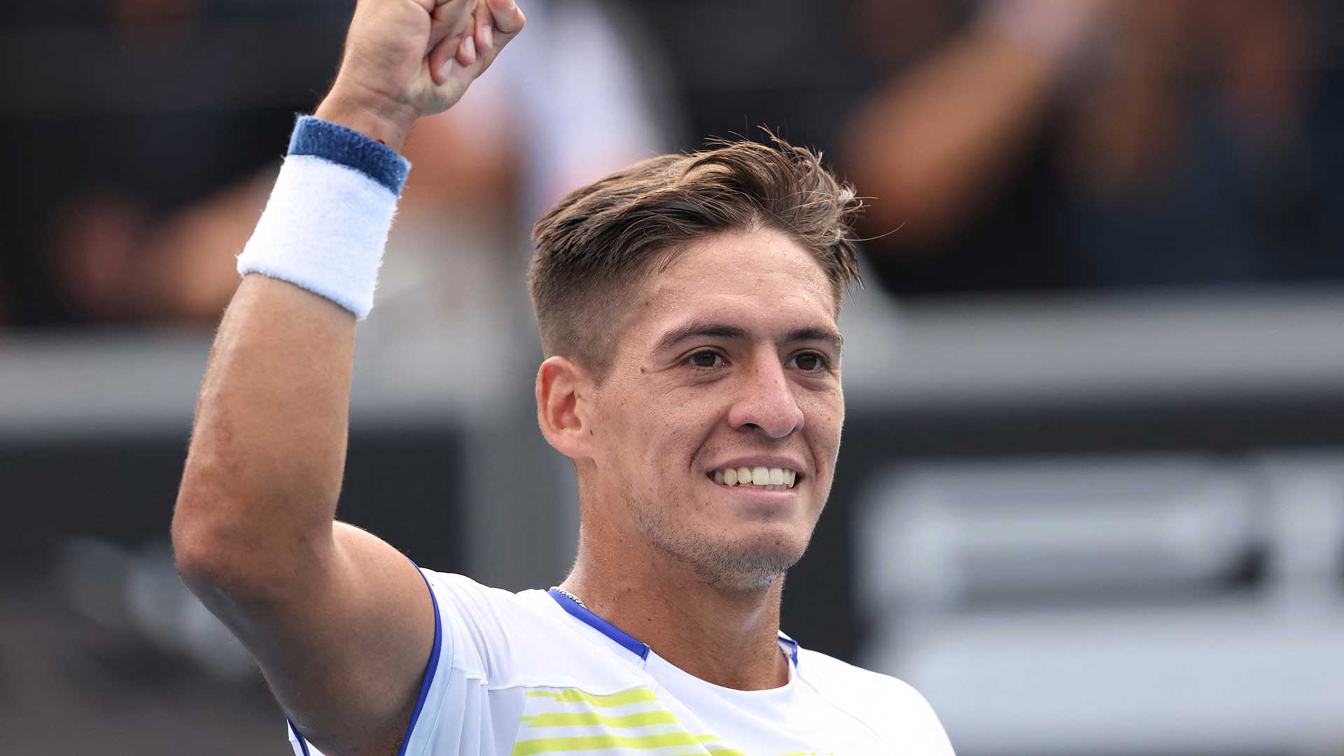 Baez upsets Shelton, pulls double duty to reach Auckland final