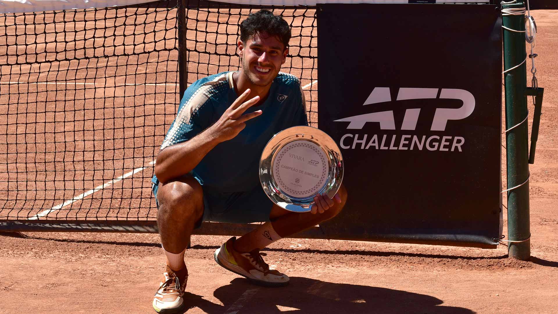 <a href='https://www.atptour.com/en/players/adolfo-daniel-vallejo/v0dp/overview'>Adolfo Daniel Vallejo</a> wins the Itajai Challenger.