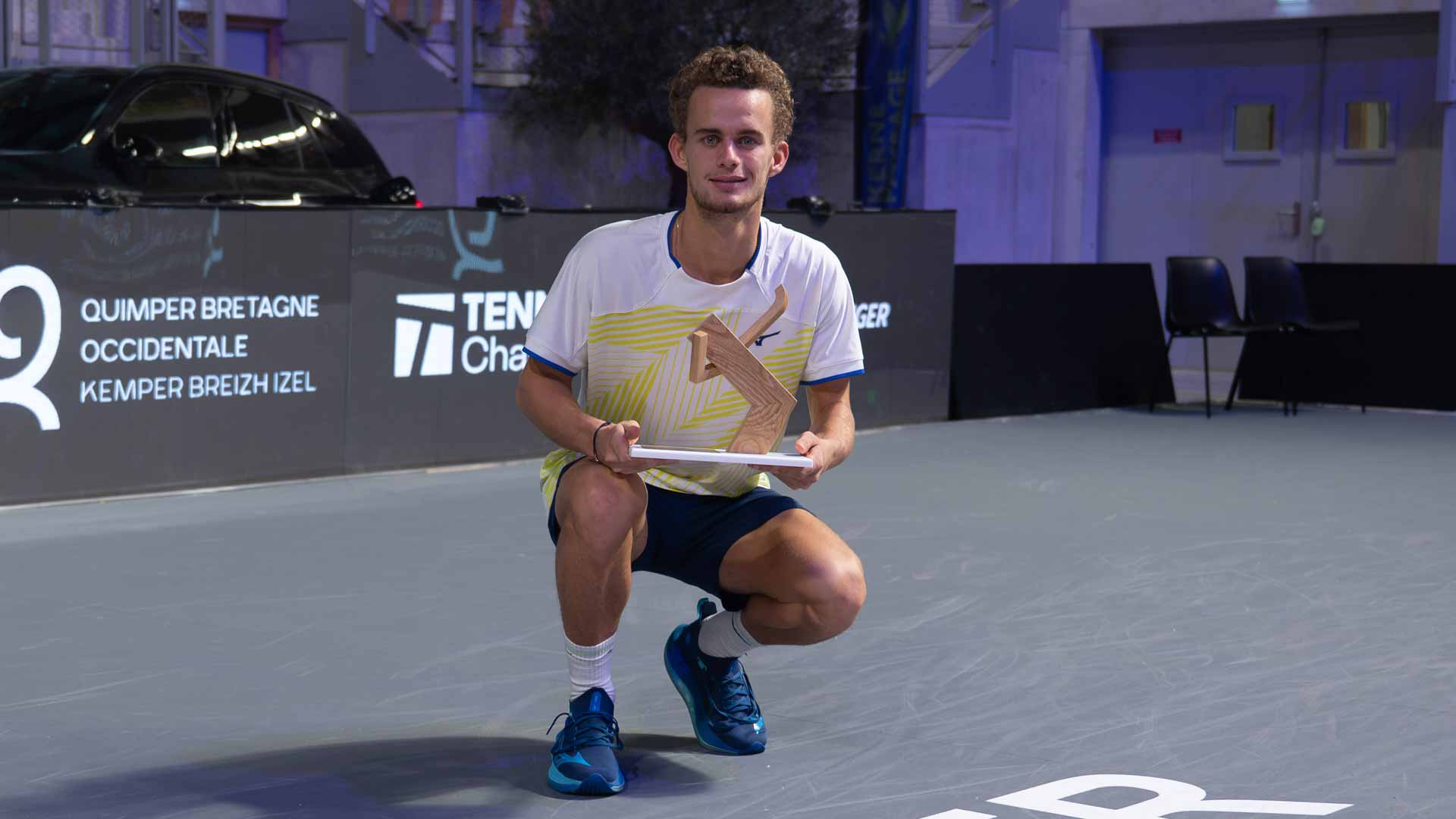 <a href='https://www.atptour.com/en/players/luca-van-assche/v0dz/overview'>Luca Van Assche</a> wins the Quimper Challenger.
