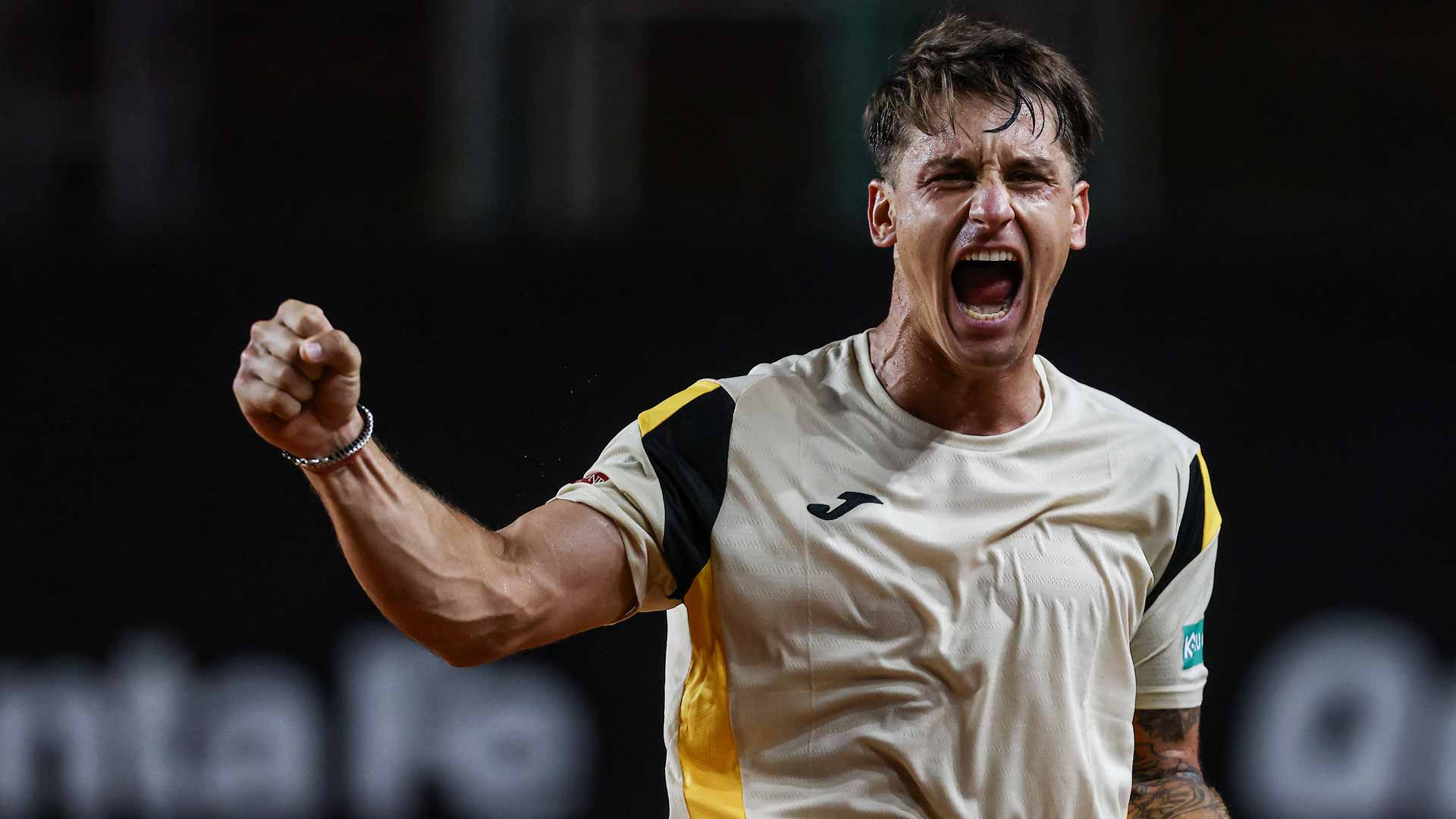 <a href='https://www.atptour.com/en/players/camilo-ugo-carabelli/u182/overview'>Camilo Ugo Carabelli</a> celebrates winning the Rosario Challenger for the second consecutive year.