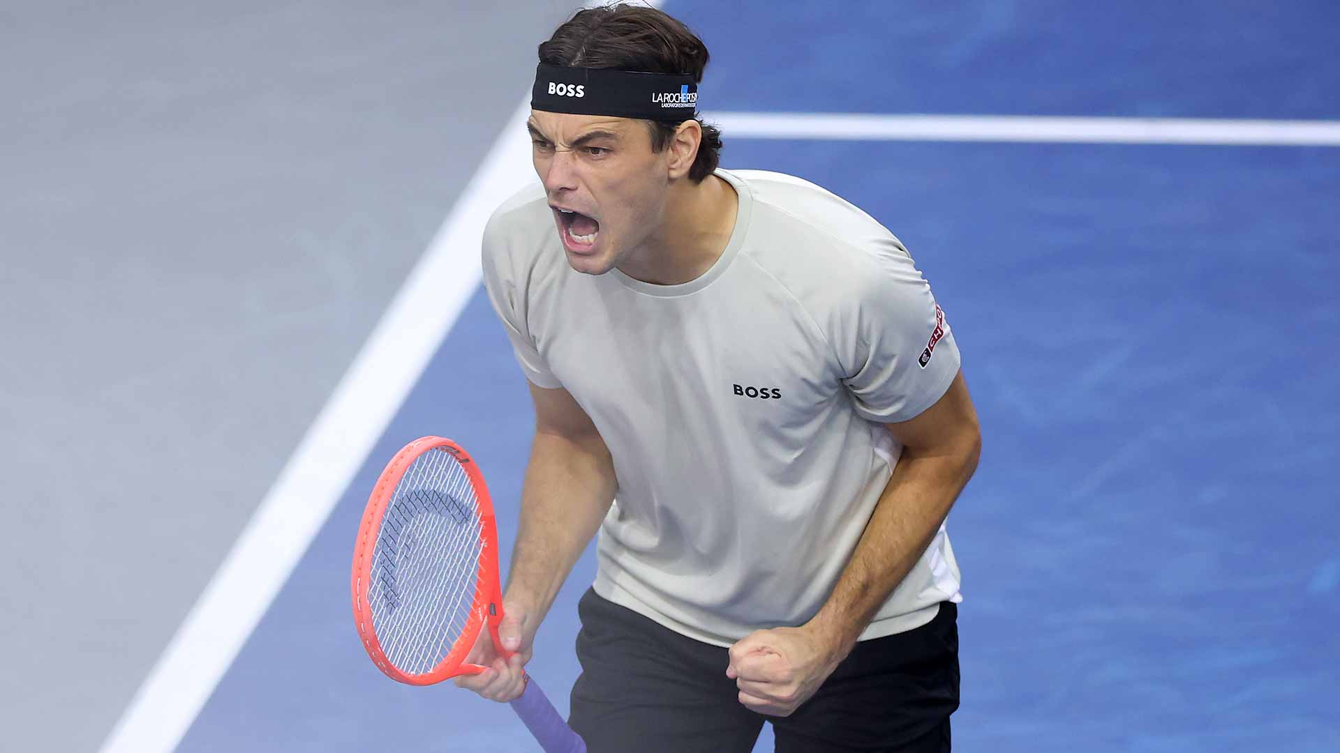 Fritz survives 'sharp pain', Korda to reach Dallas semis