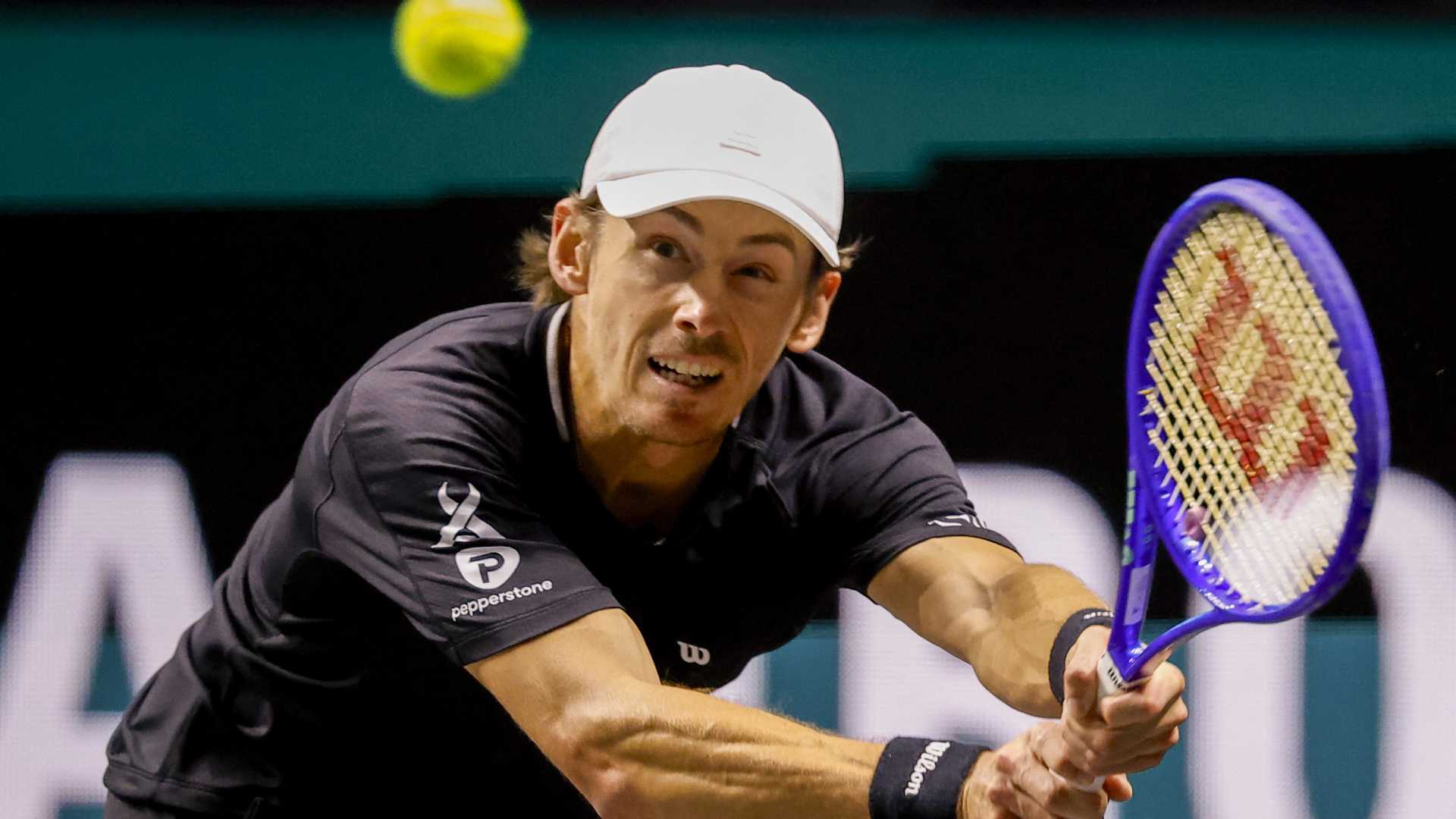 De Minaur saves 10 BPs vs. Humbert, reaches 3rd straight Rotterdam final