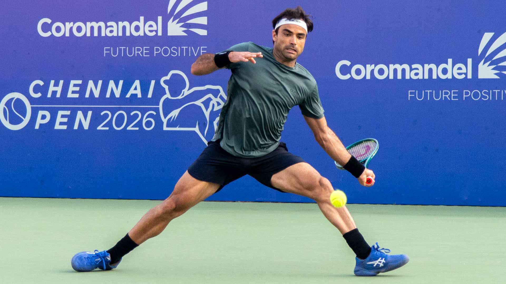 <a href='https://www.atptour.com/en/players/frederico-ferreira-silva/sn54/overview'>Frederico Ferreira Silva</a> in action at the Chennai Challenger.