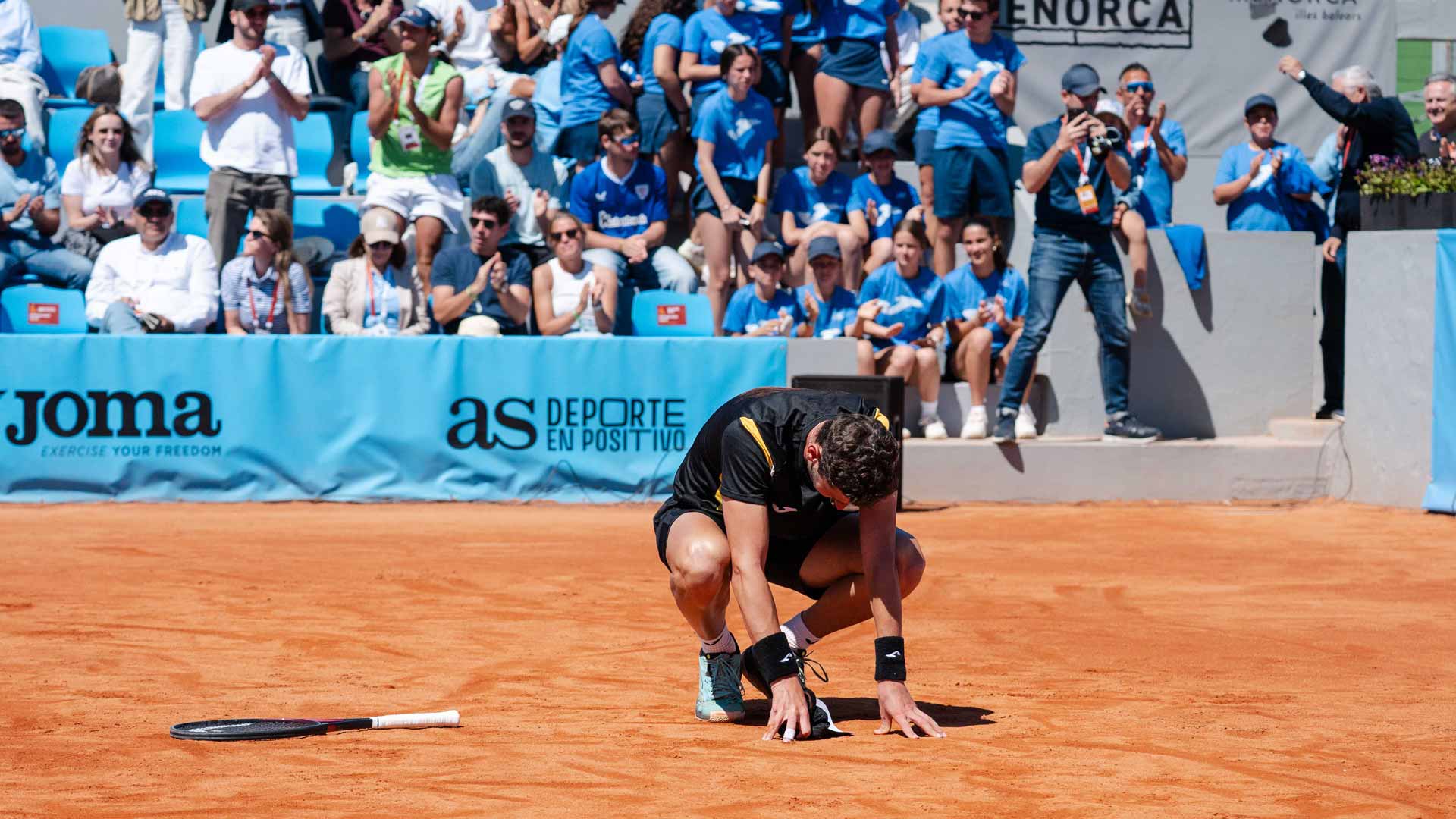 <a href='https://www.atptour.com/en/players/raul-brancaccio/bv24/overview'>Raul Brancaccio</a> celebrates winning the ATP Challenger 100 event in Menorca, Spain.