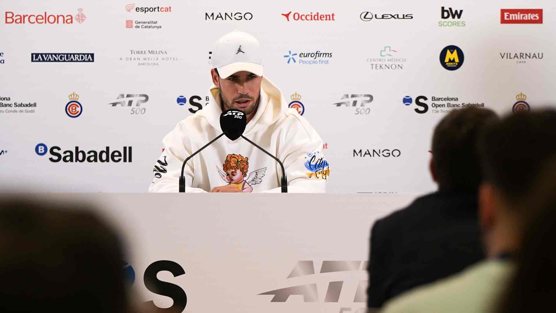 Carlos Alcaraz se despidió del Barcelona Open Banc Sabadell por lesión este miércoles.