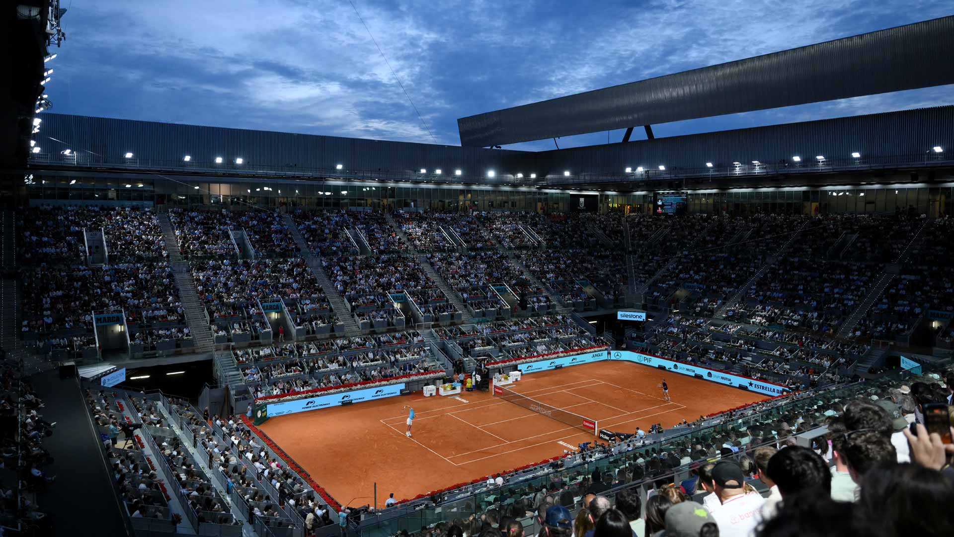 Manolo Santana Stadium featured full crowds throughout the <a href='https://www.atptour.com/en/tournaments/madrid/1536/overview'>Mutua Madrid Open</a>.