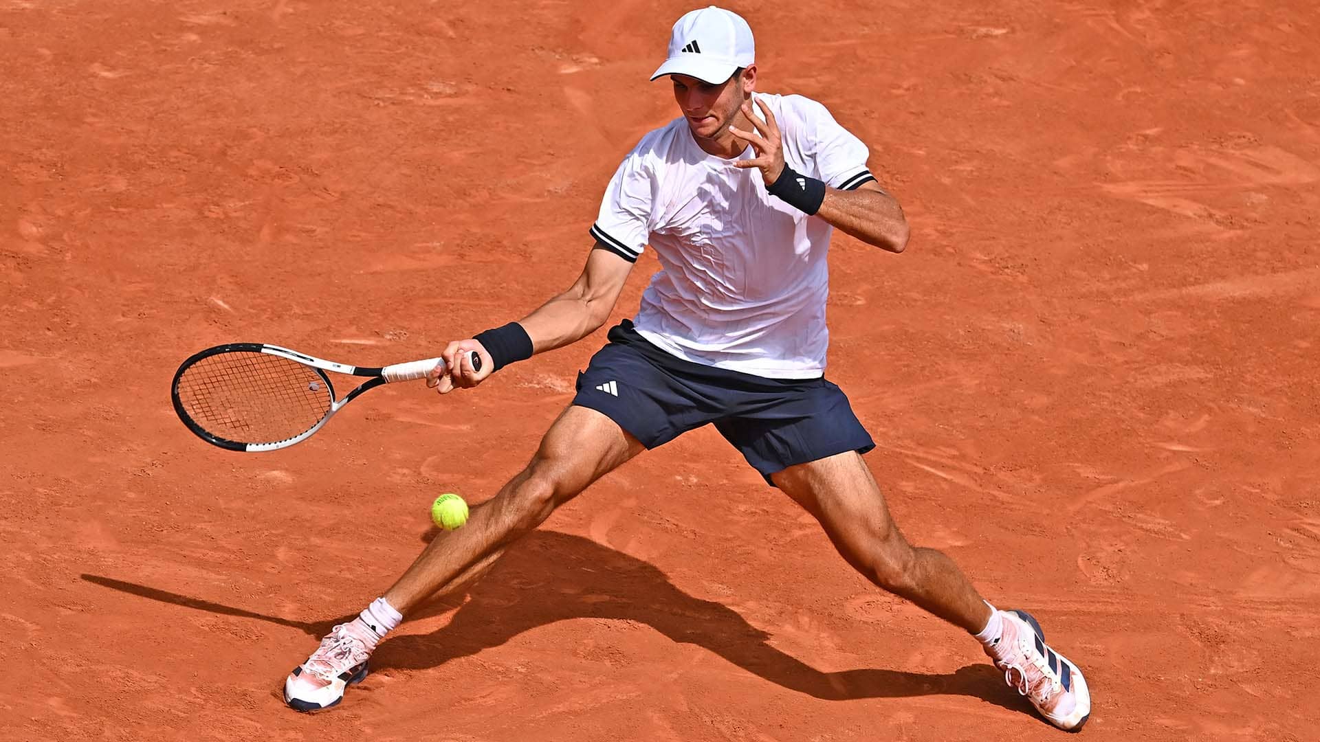 Rafael Jodar ties Jannik Sinner for the most clay-court wins on the ATP Tour this season (18).