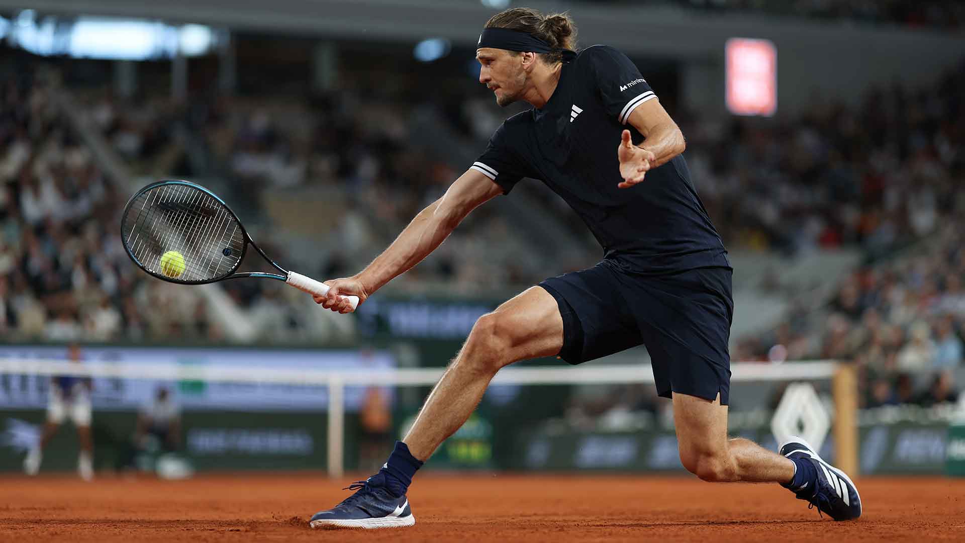 Alexander Zverev es el jugador mejor clasificado en el PIF ATP Rankings que sigue en pie en Roland Garros.