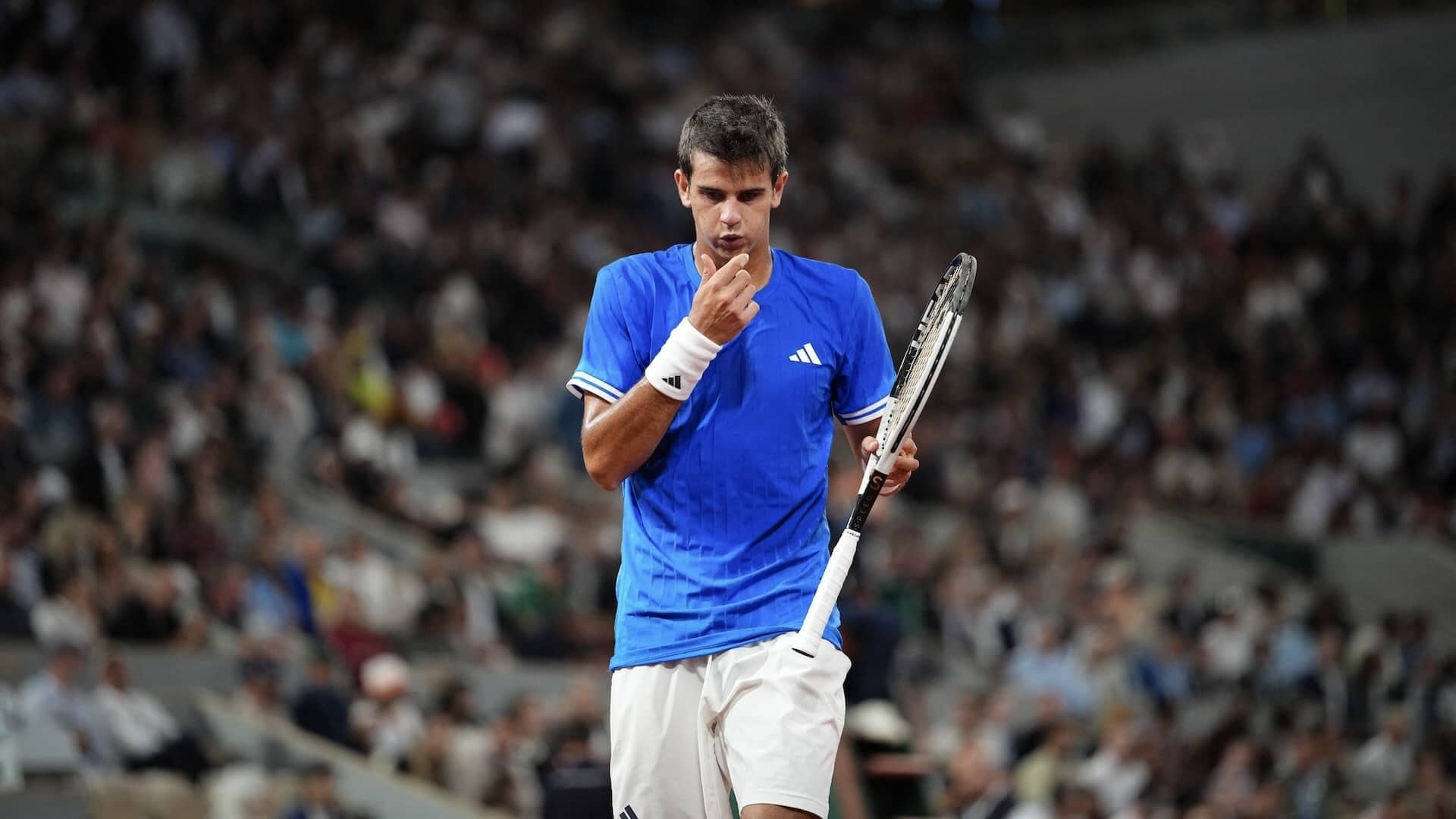 Jódar, durante el partido ante Zverev en Roland Garros.