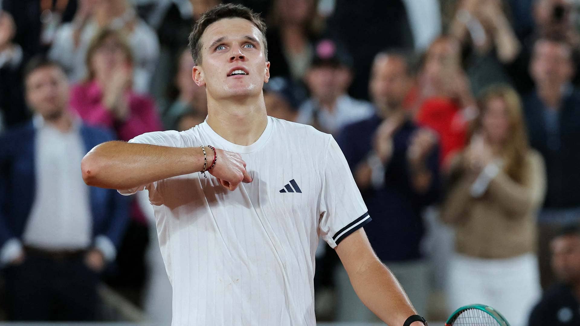 Jakub Mensik celebrates on Tuesday in Paris.