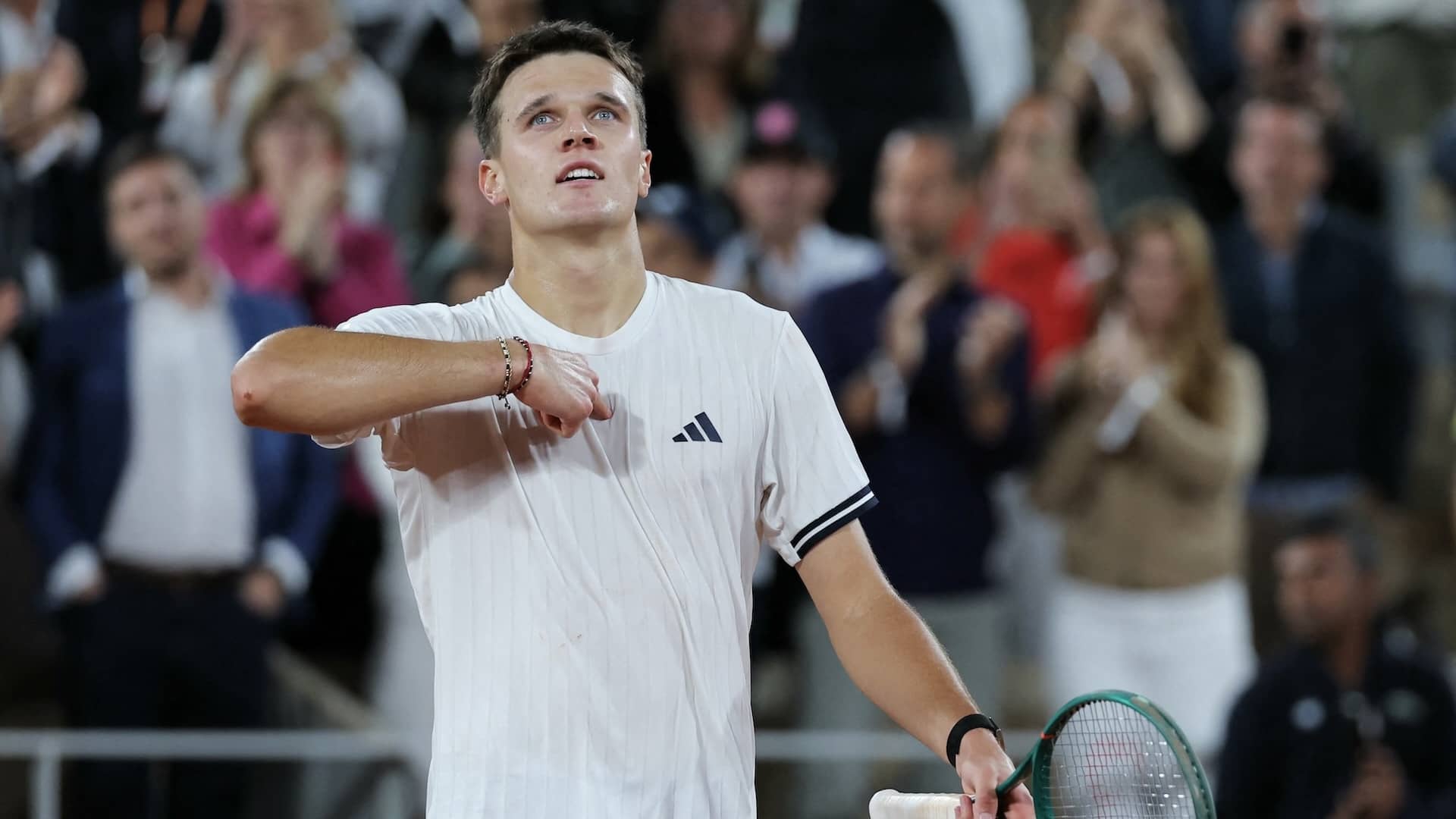 Jakub Mensik, tras clasificarse para las semifinales de Roland Garros.