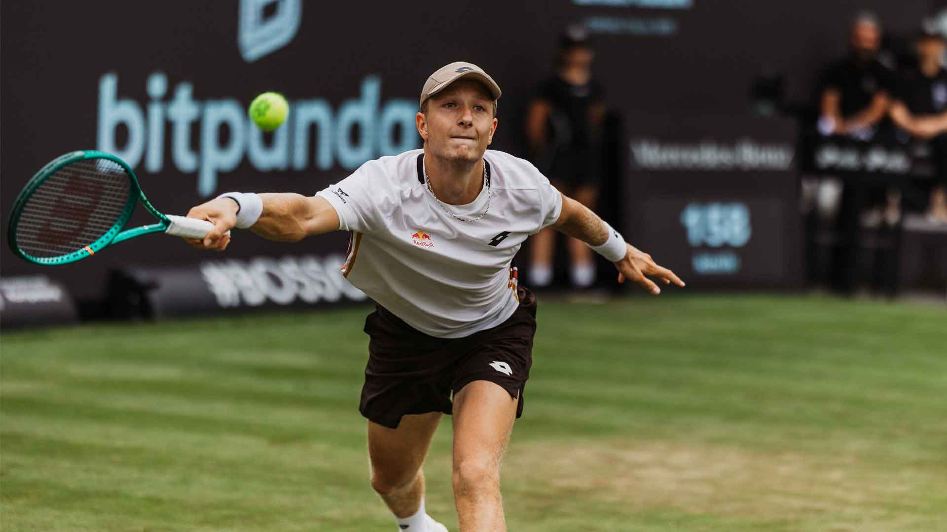 Martín Landaluce disputó este lunes su primer partido ATP Tour sobre césped.