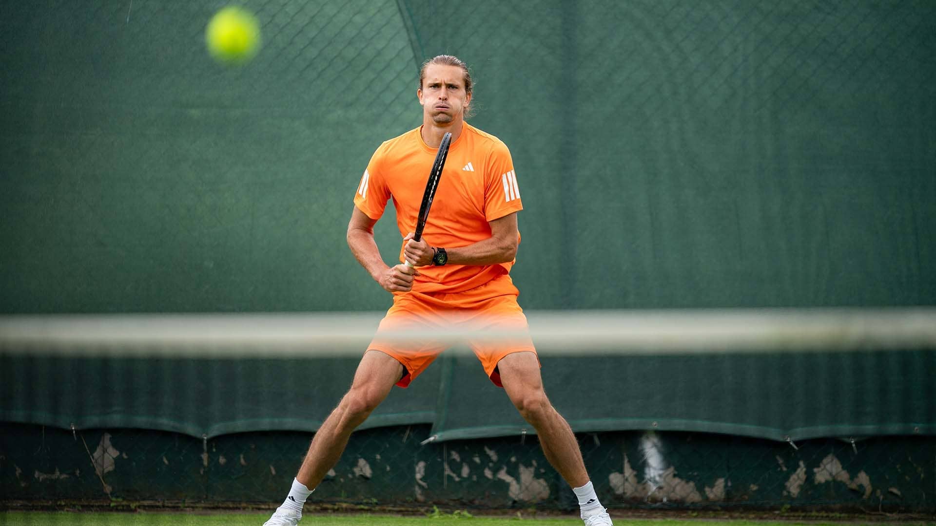 Alexander Zverev practises on Friday at the Terra Wortmann Open in Halle.