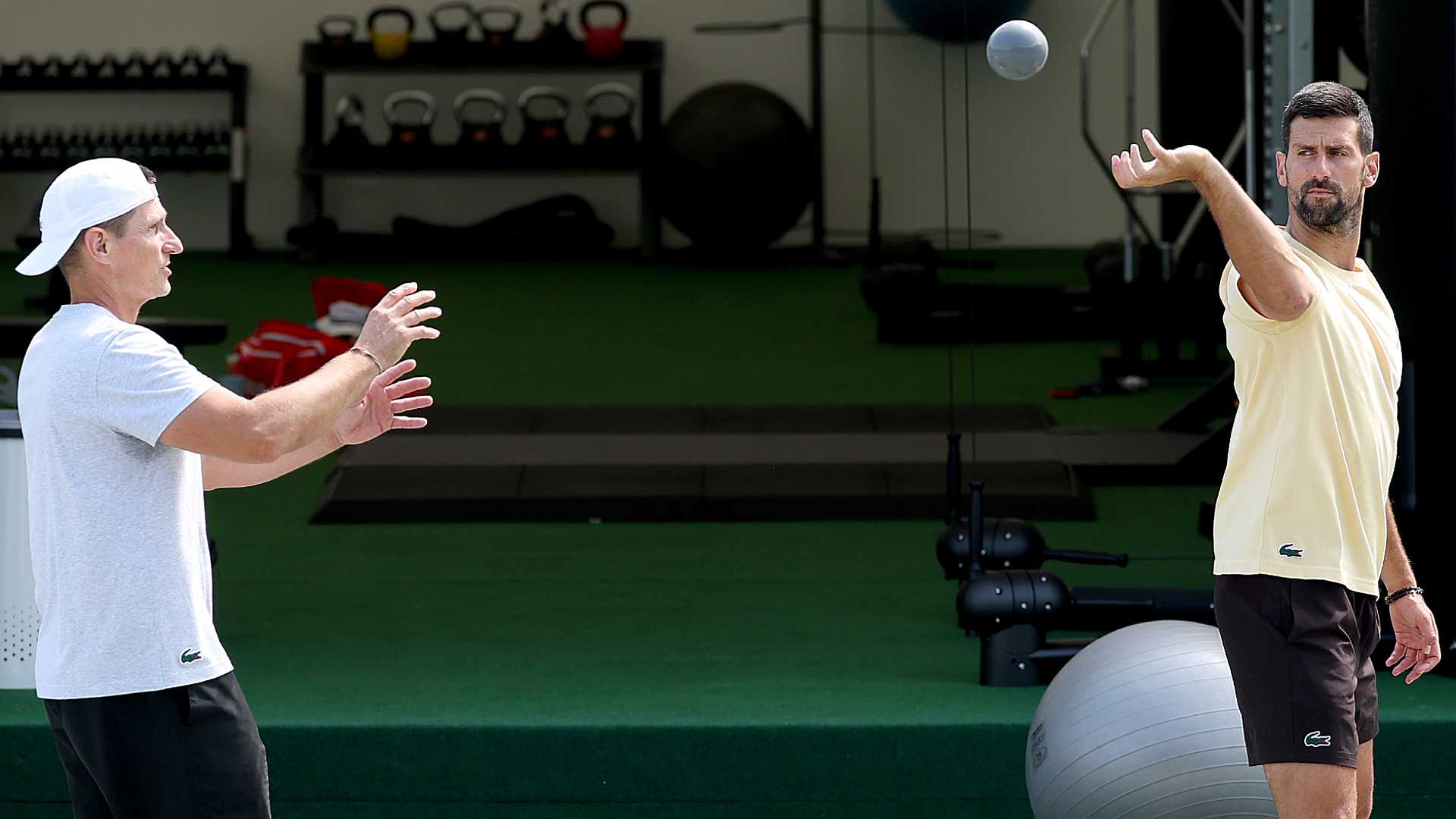 <a href='https://www.atptour.com/en/players/novak-djokovic/d643/overview'>Novak Djokovic</a> warming up ahead of his practise session on Tuesday at <a href='https://www.atptour.com/en/tournaments/wimbledon/540/overview'>Wimbledon</a>.