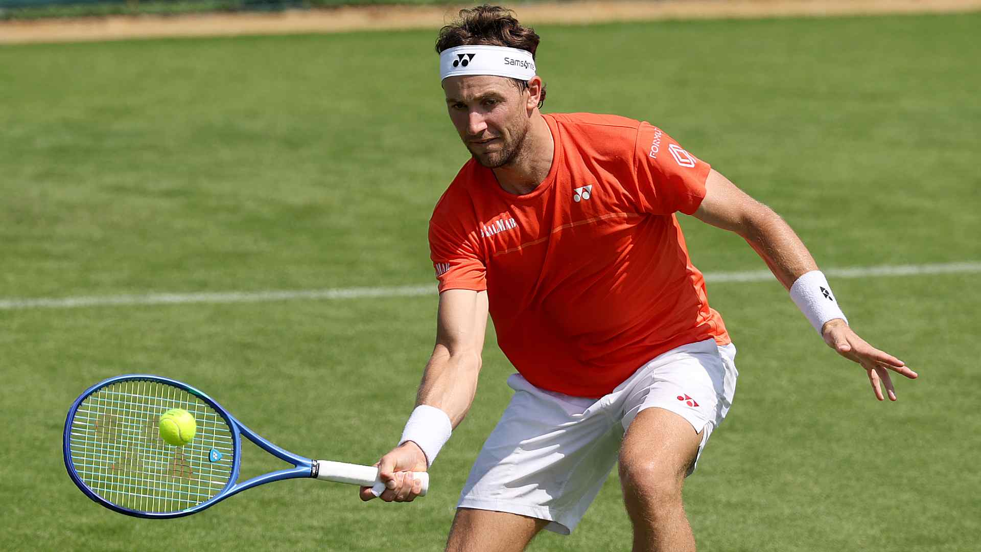 <a href='https://www.atptour.com/en/players/casper-ruud/rh16/overview'>Casper Ruud</a> practising on Tuesday at <a href='https://www.atptour.com/en/tournaments/wimbledon/540/overview'>Wimbledon</a>.