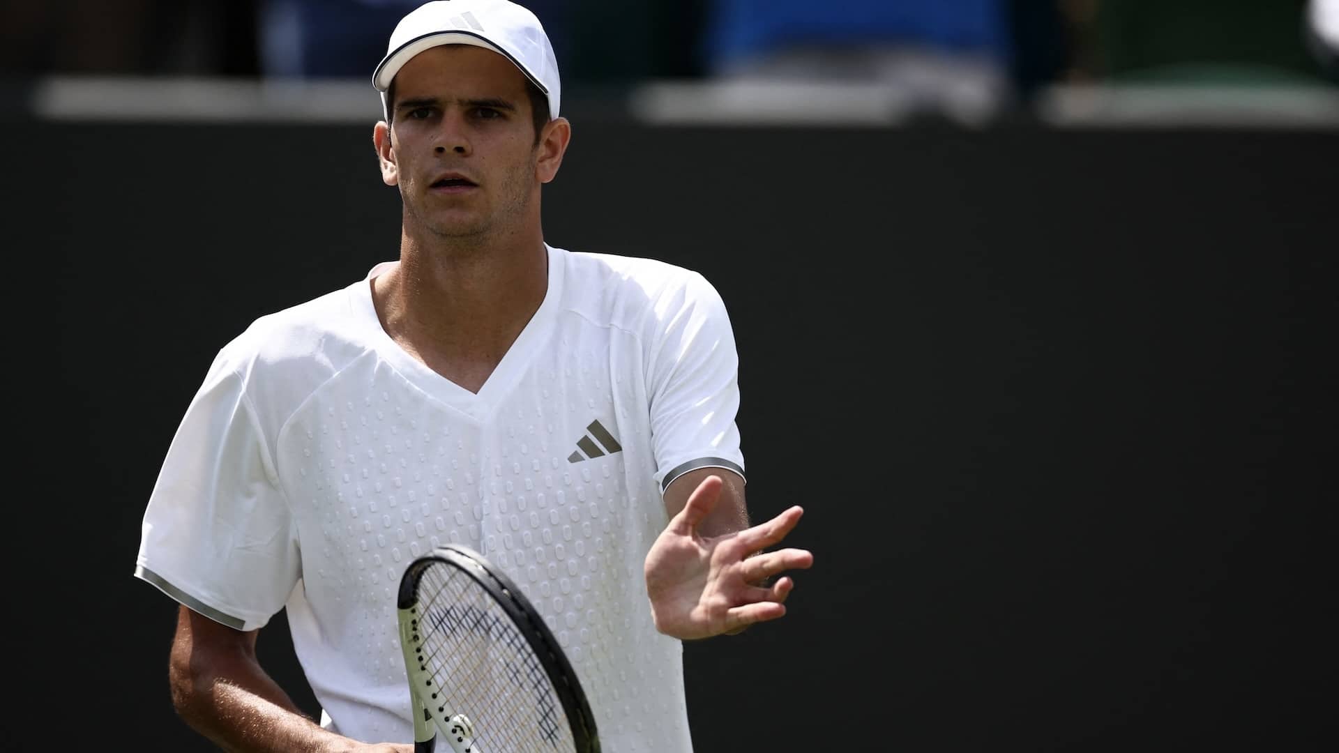 Jódar, durante su primer partido en Wimbledon.