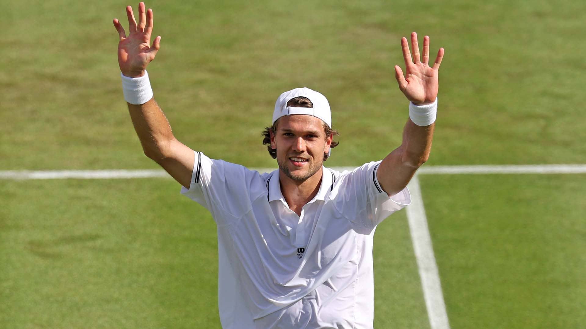 Otto Virtanen saves 11 of the 12 break points he faces to beat Ben Shelton Tuesday at Wimbledon.