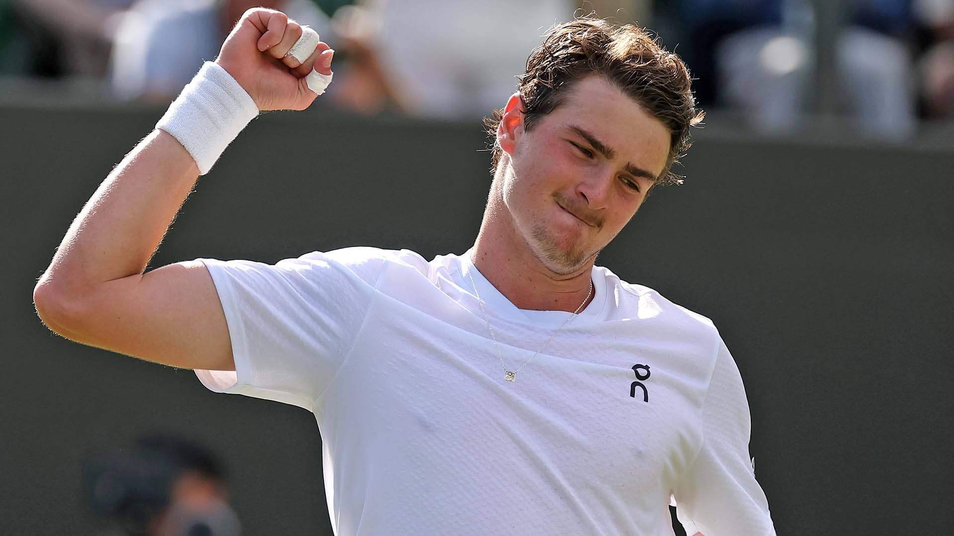 Joao Fonseca overcomes Jesper de Jong in straight sets on Wednesday to reach the third round at Wimbledon.