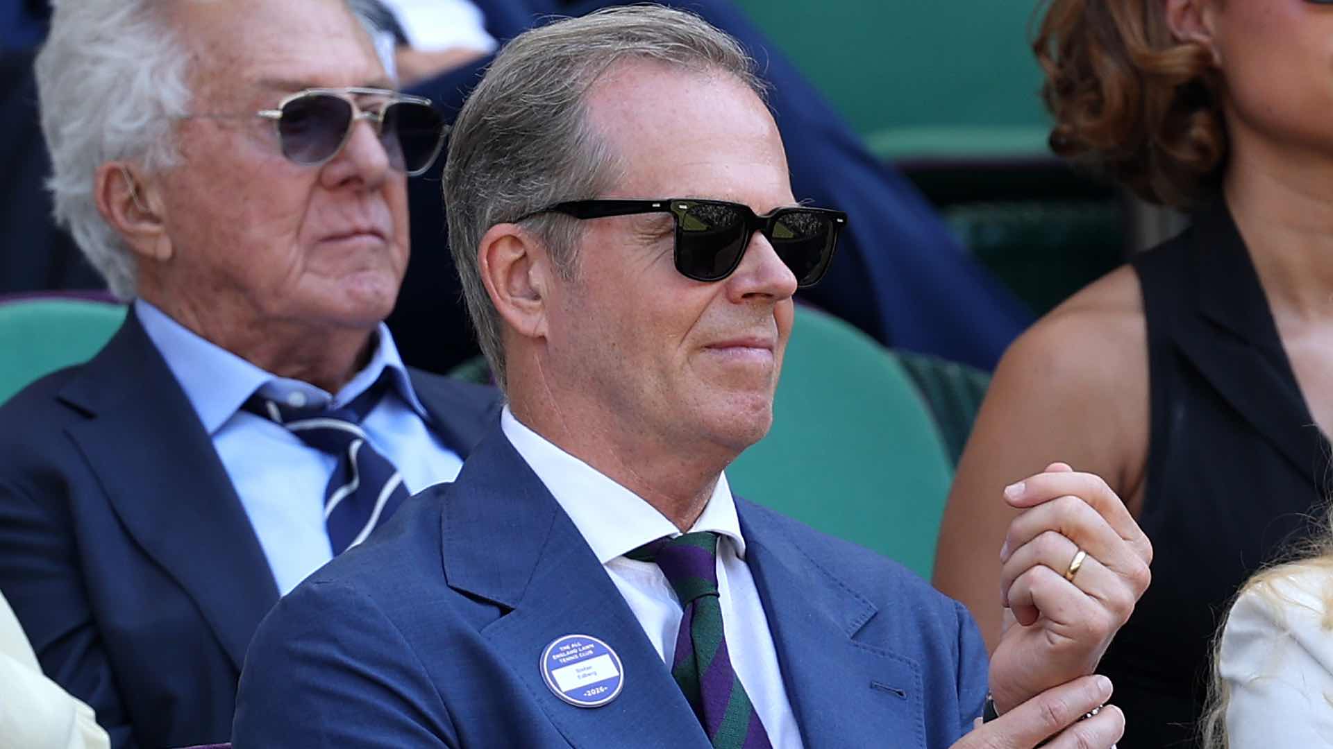 <a href='https://www.atptour.com/en/players/stefan-edberg/e004/overview'>Stefan Edberg</a> at the <a href='https://www.atptour.com/en/tournaments/wimbledon/540/overview'>Wimbledon</a> 2026 final.
