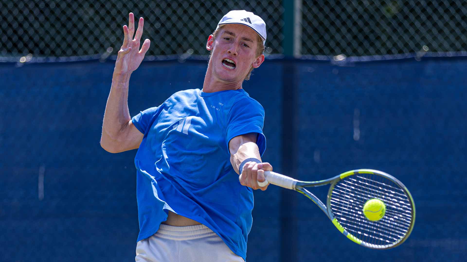 <a href='https://www.atptour.com/en/players/henry-searle/s0tx/overview'>Henry Searle</a> at the <a href='https://www.atptour.com/en/scores/archive/nottingham/2907/2026/results'>Lexus Nottingham Challenger</a>.
