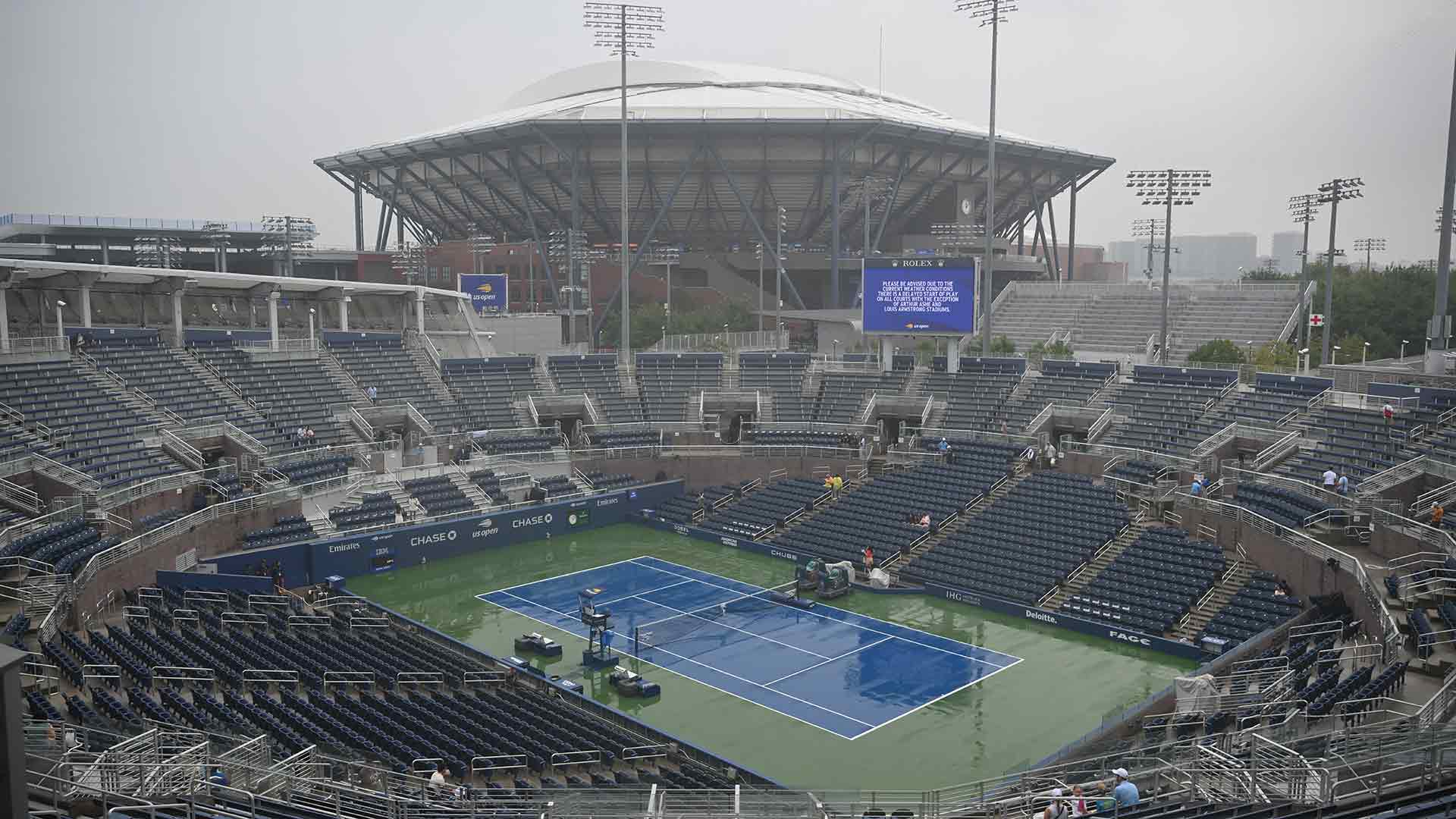 El juego ha quedado suspendido por lluvia en las canchas exteriores del US Open.
