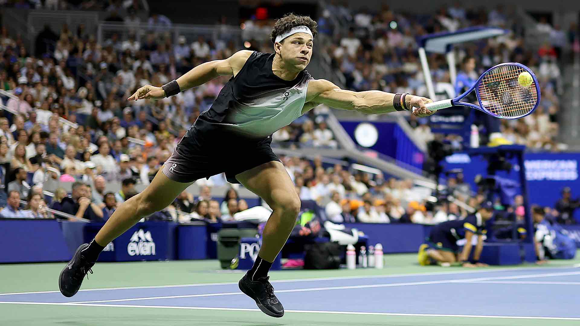 Ben Shelton defeats Frances Tiafoe Friday at the US Open to reach his first major final.