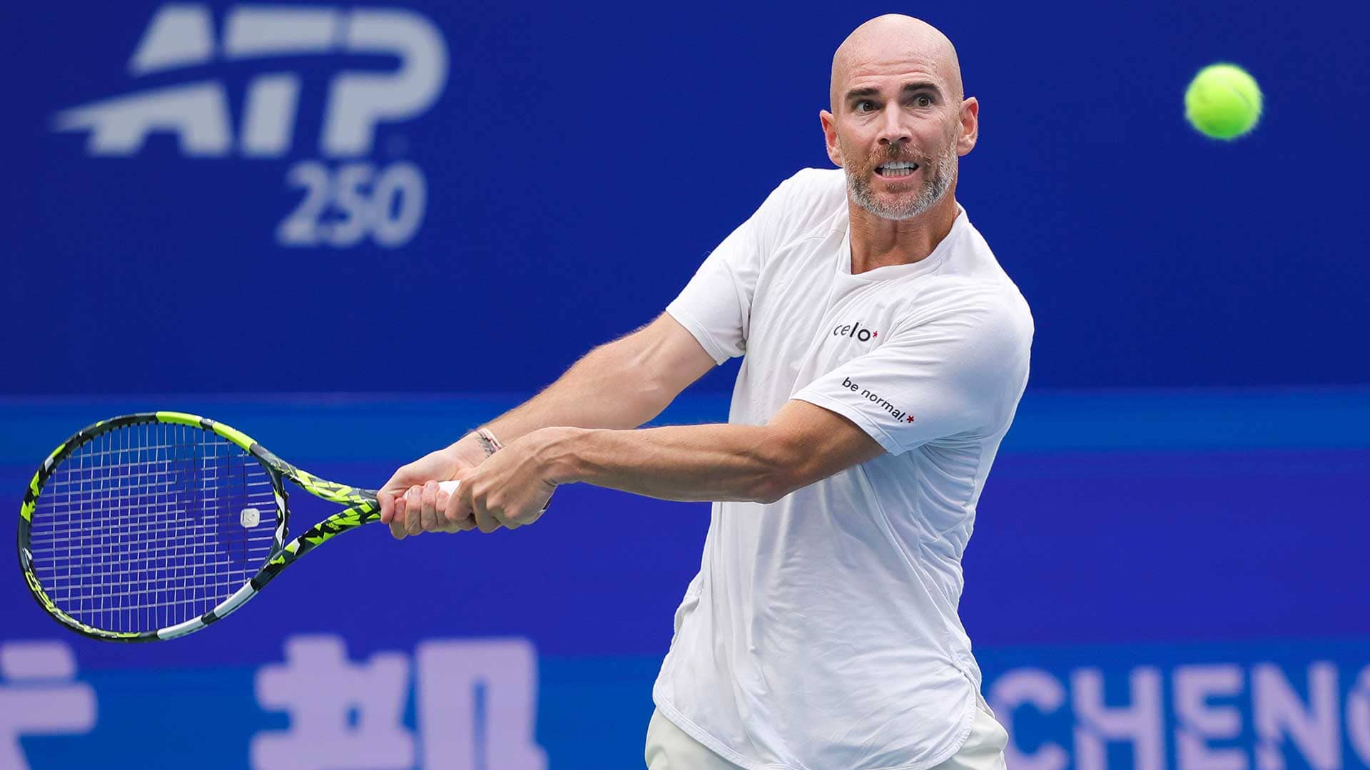 Mannarino sinks former champ Shang, Shapovalov earns 250th win in Chengdu