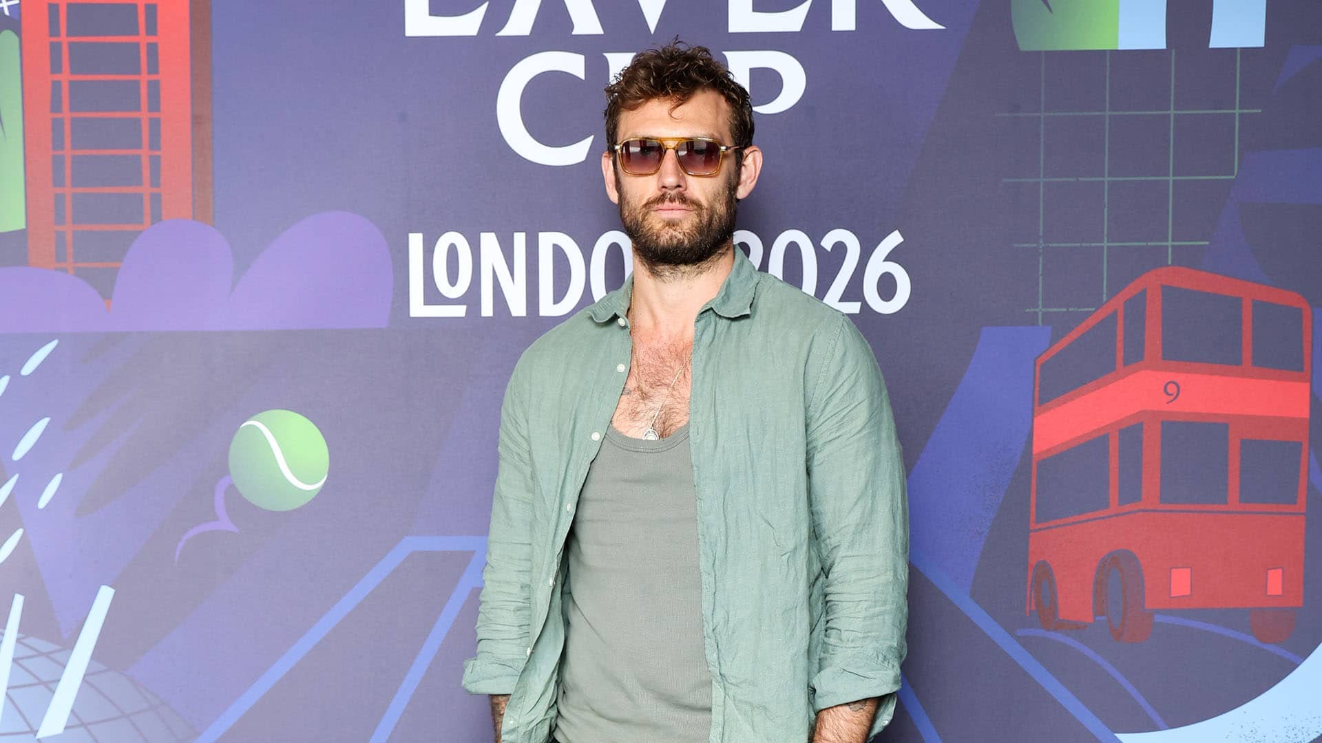 Alex Pettyfer.
