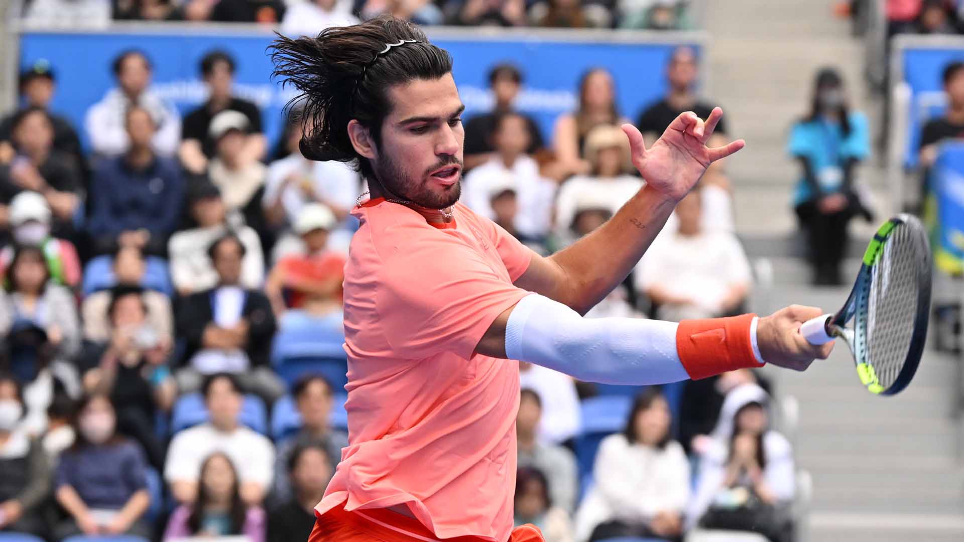 Alcaraz advances to Tokyo SF after Shapovalov retires