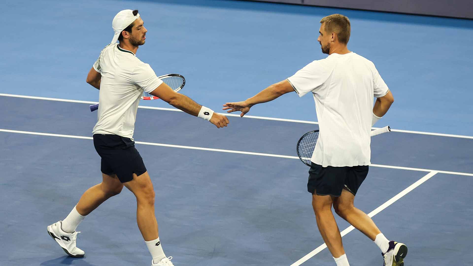 Cash & Glasspool reach Beijing doubles final, improve Turin hopes