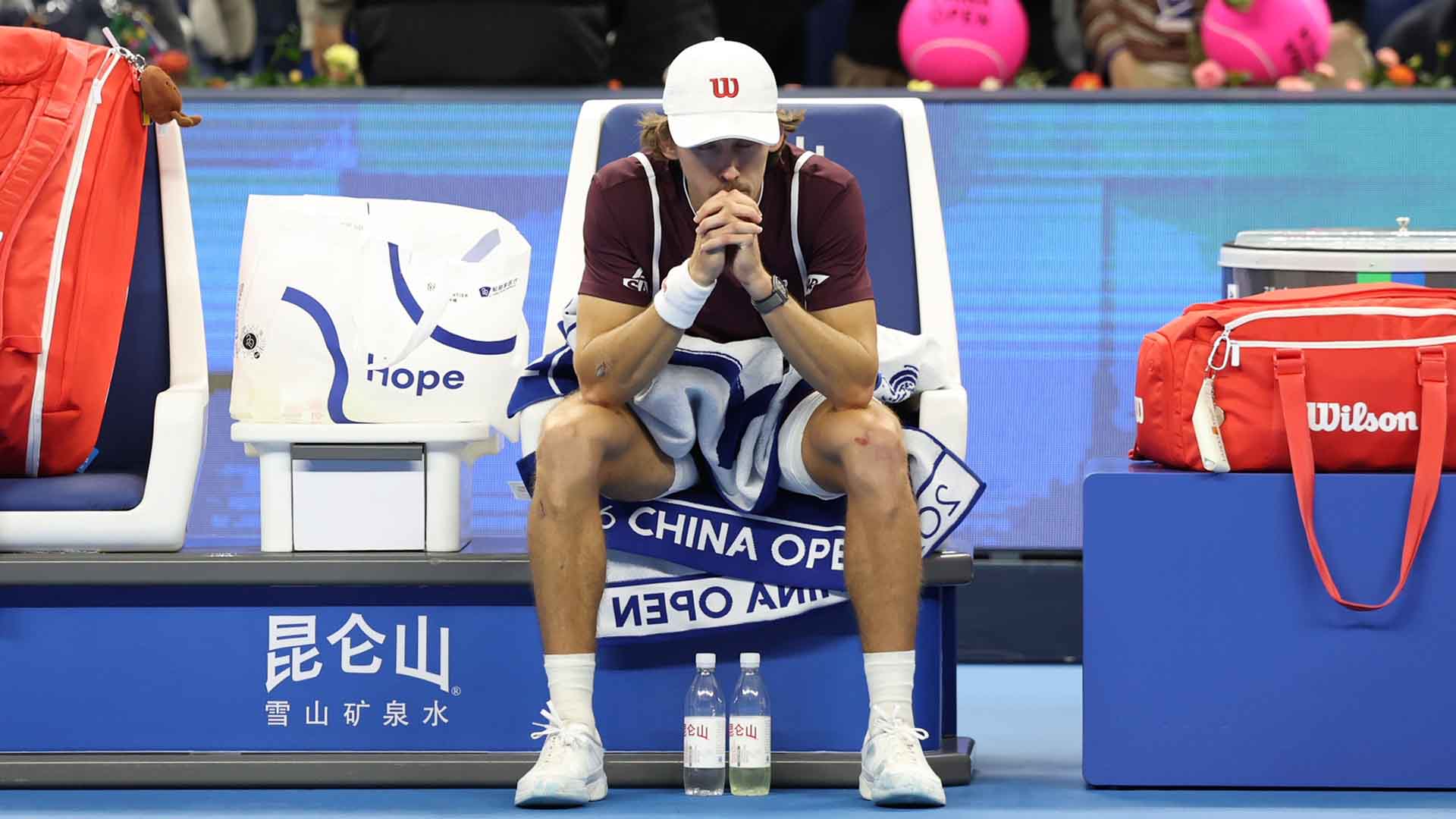 De Minaur: 'My plan is to go to Shanghai and get scans'