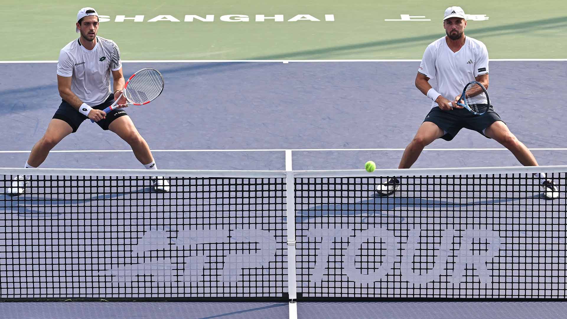 Cash/Glasspool boost Turin hopes with Sunday R1 win in Shanghai