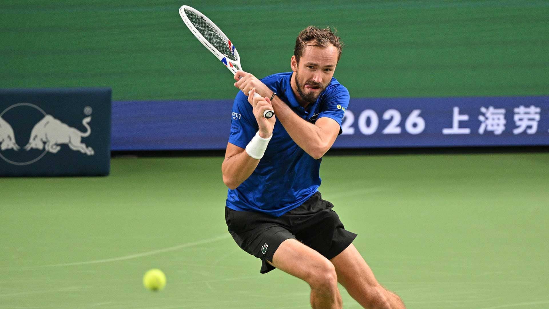 Medvedev fends off Paul for Shanghai SF berth