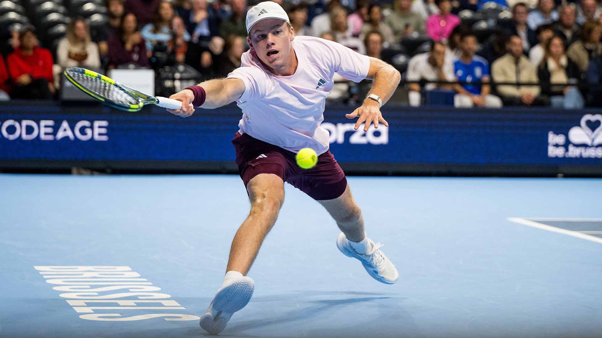 Michelsen notches 60-minute opening triumph in Brussels